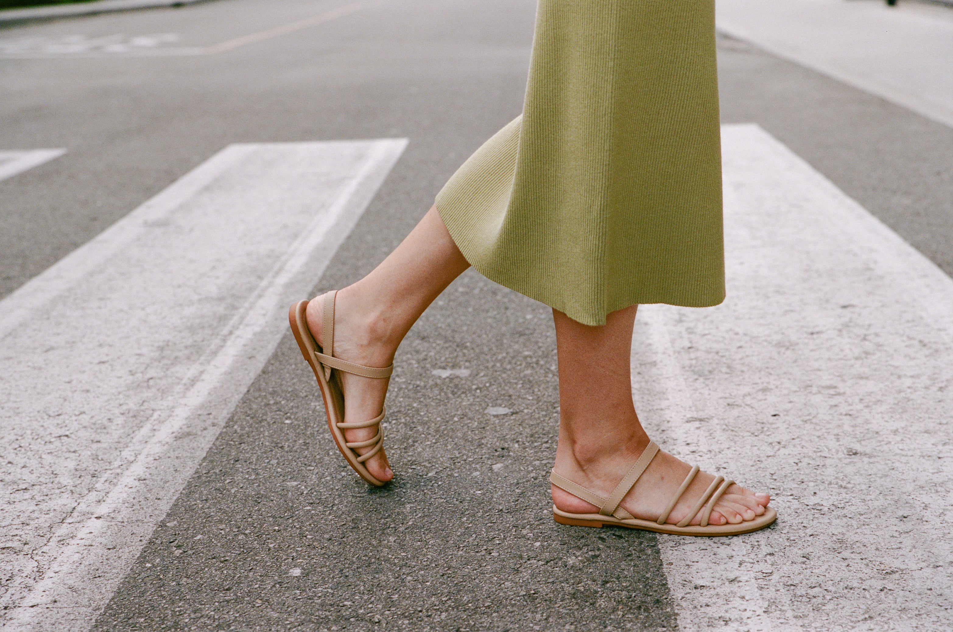 Cole Sandals in Beige