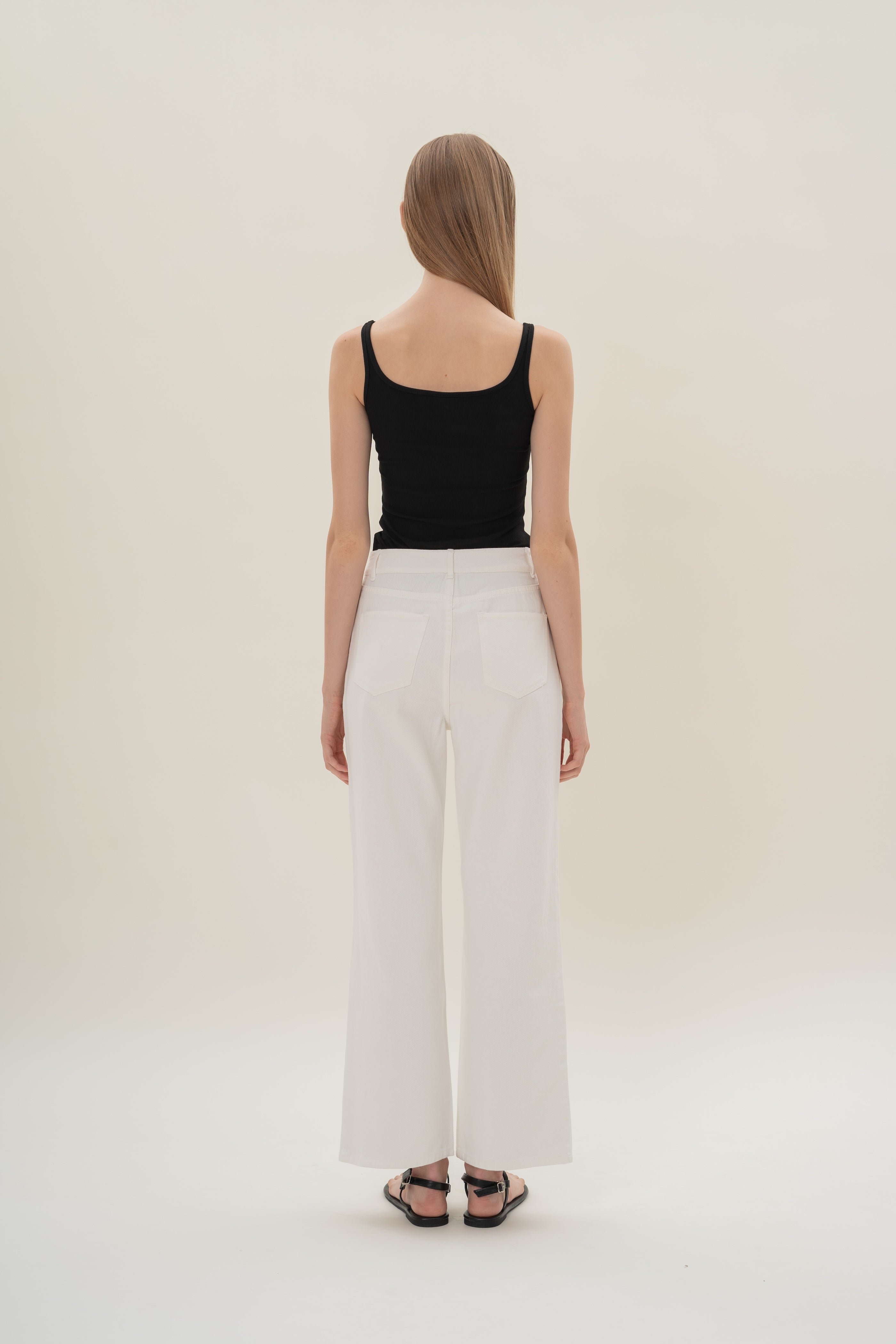 Studios Classic Straight Cut Jeans in White
