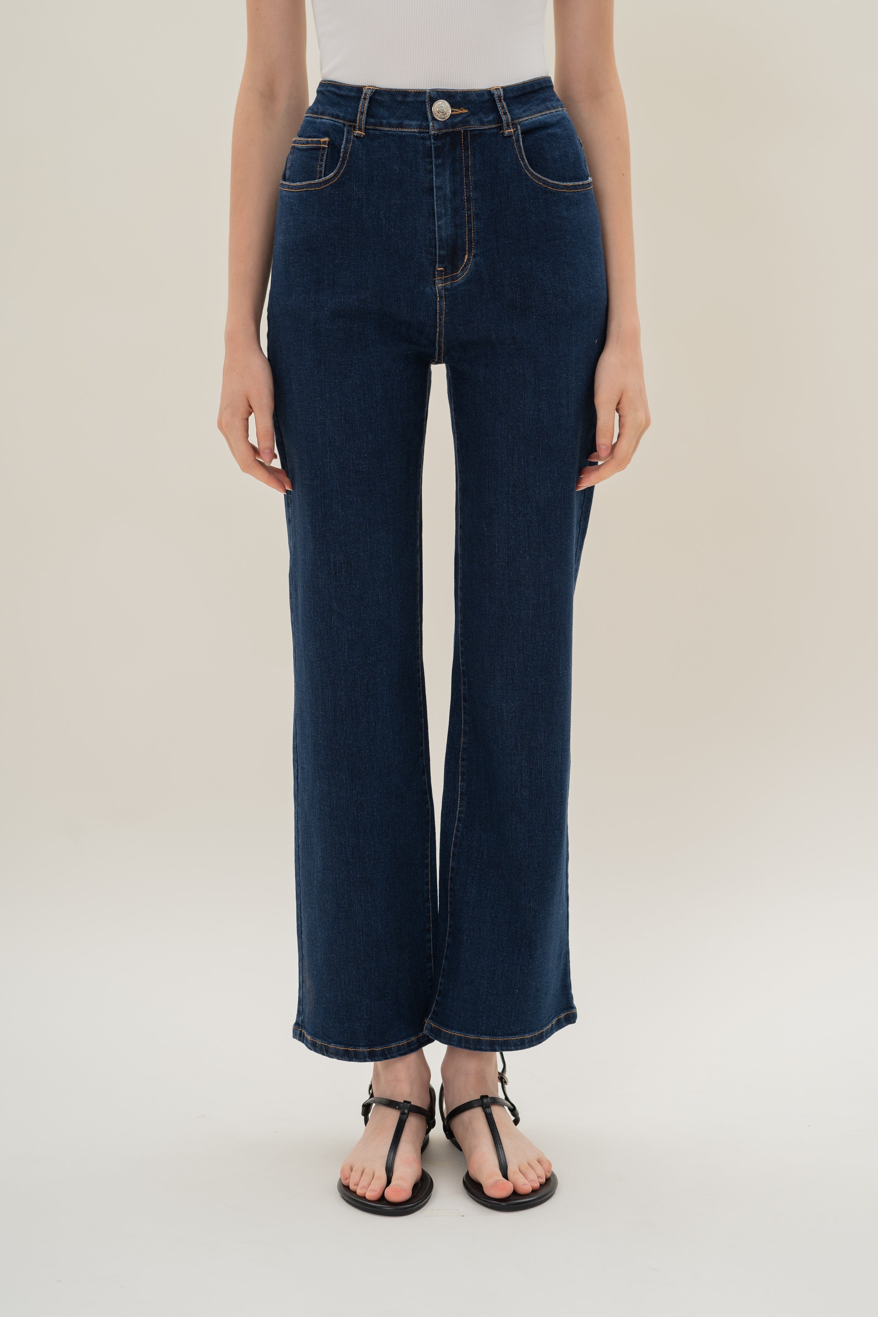 Studios Classic Straight Cut Stretch Jeans in Dark Wash
