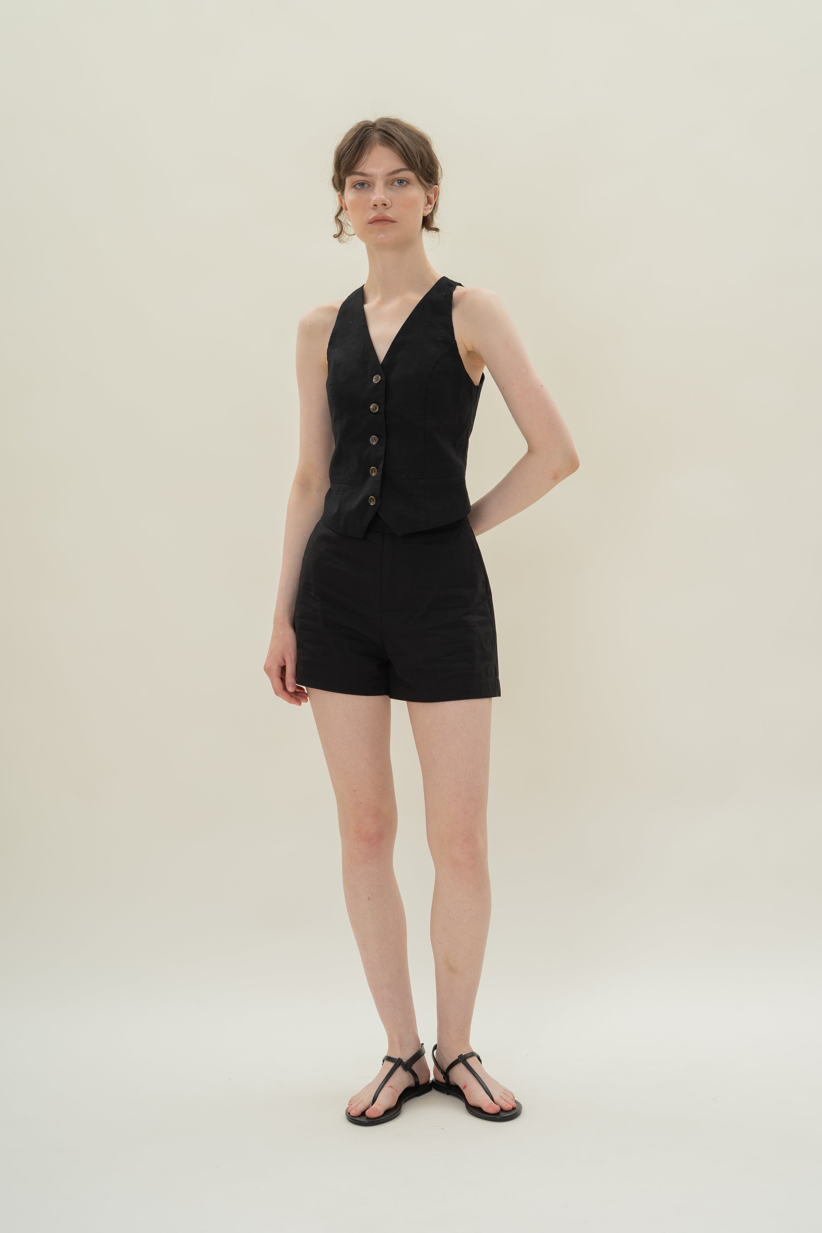Relaxed Textured Linen Shorts in Black