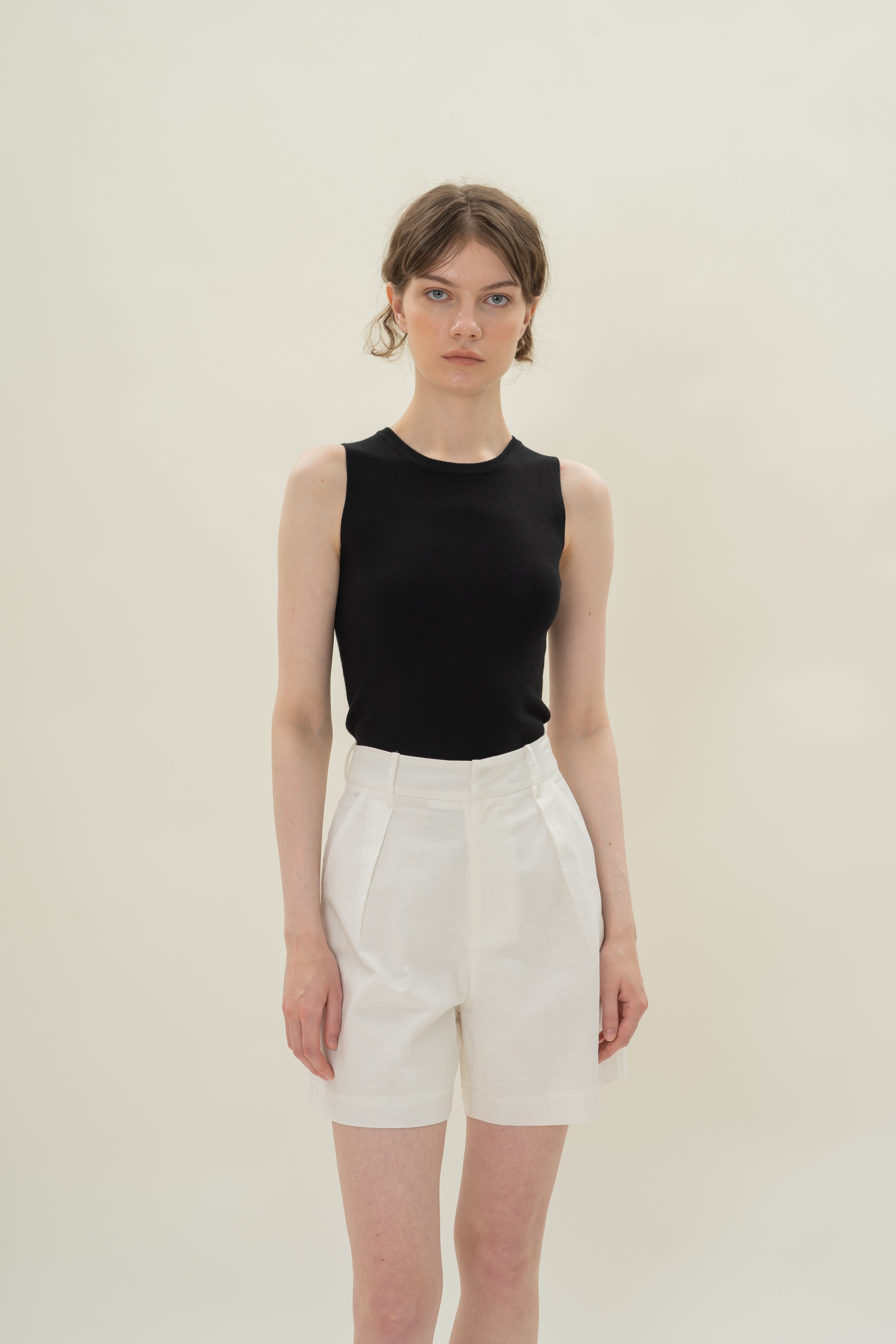 Pleated Linen Long Shorts in White