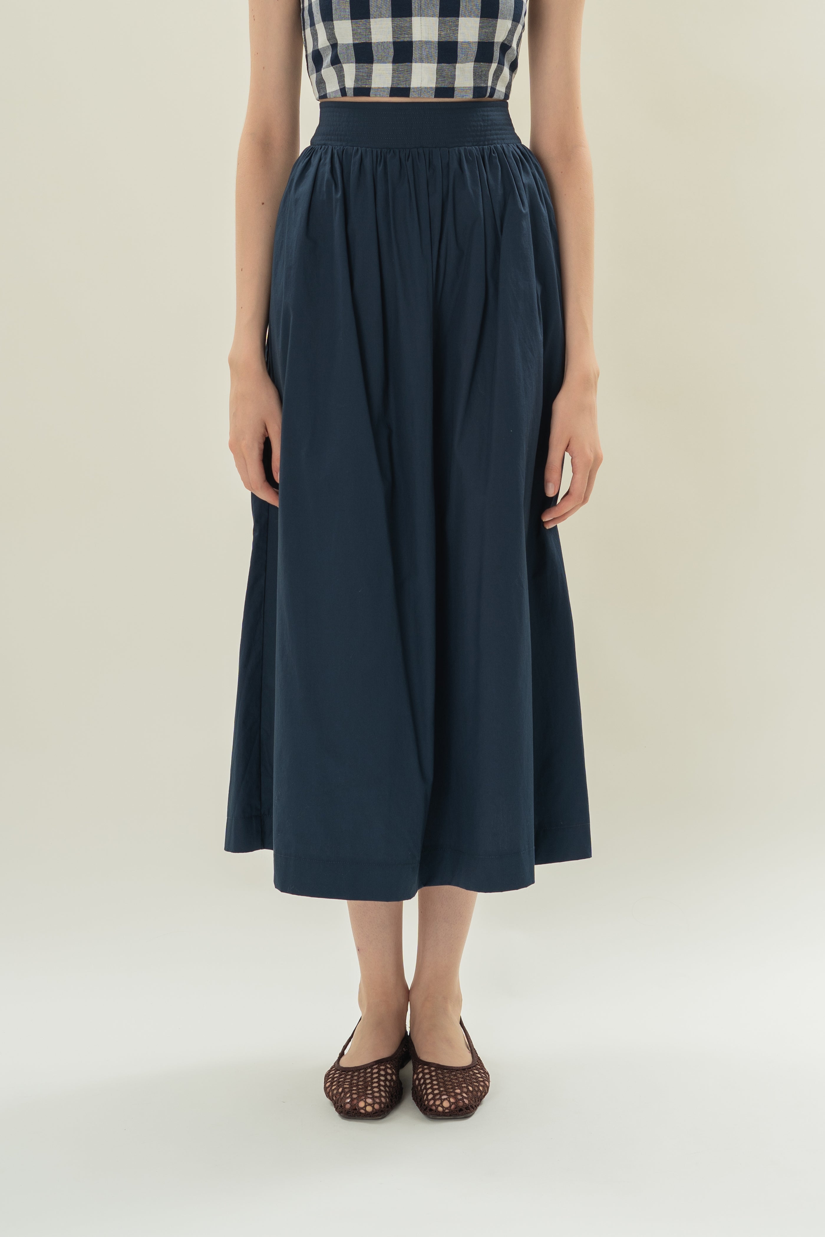 Stitched Waistband Gathered Midi Skirt in Midnight