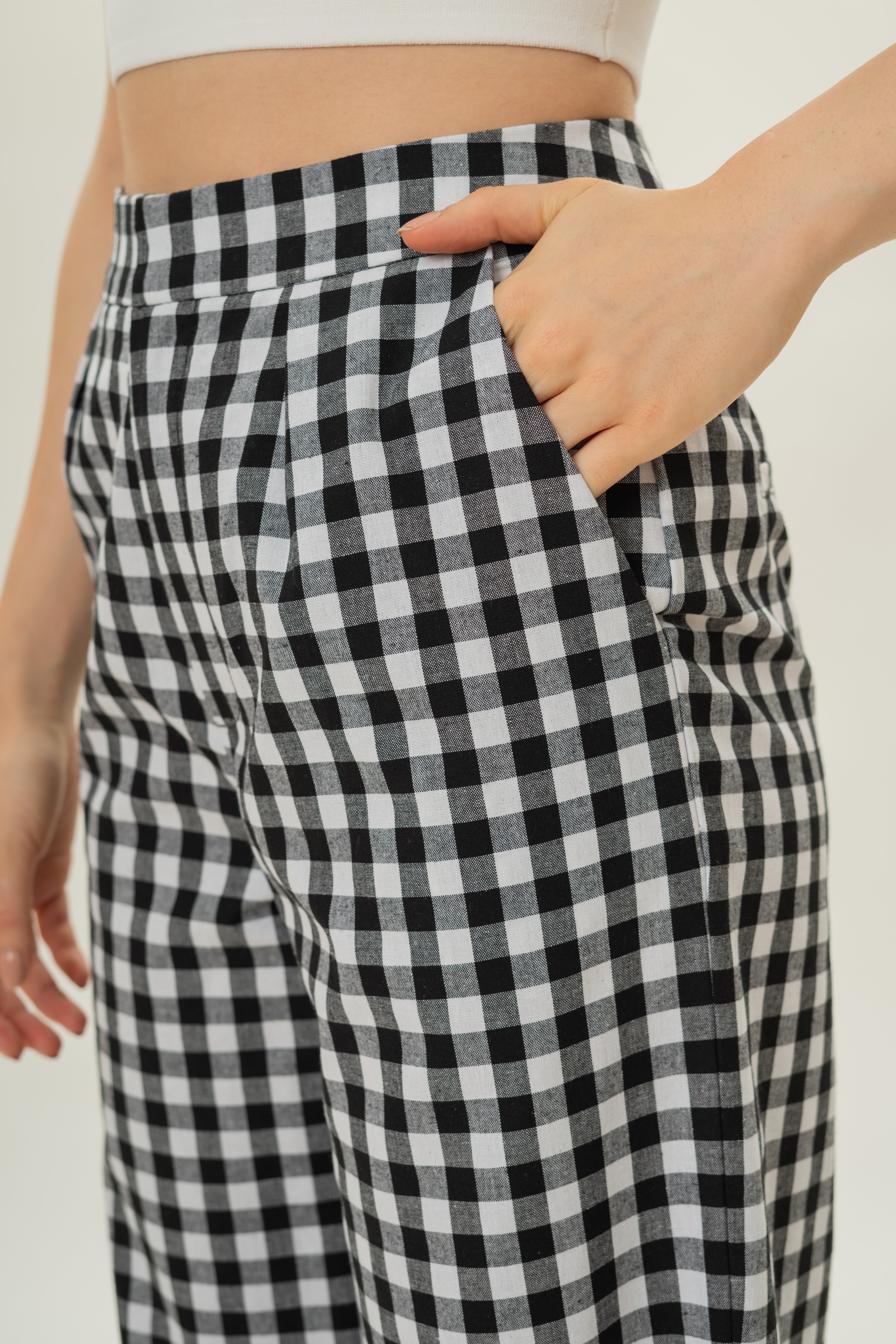Linen Pleated Straight Trousers in Black Gingham