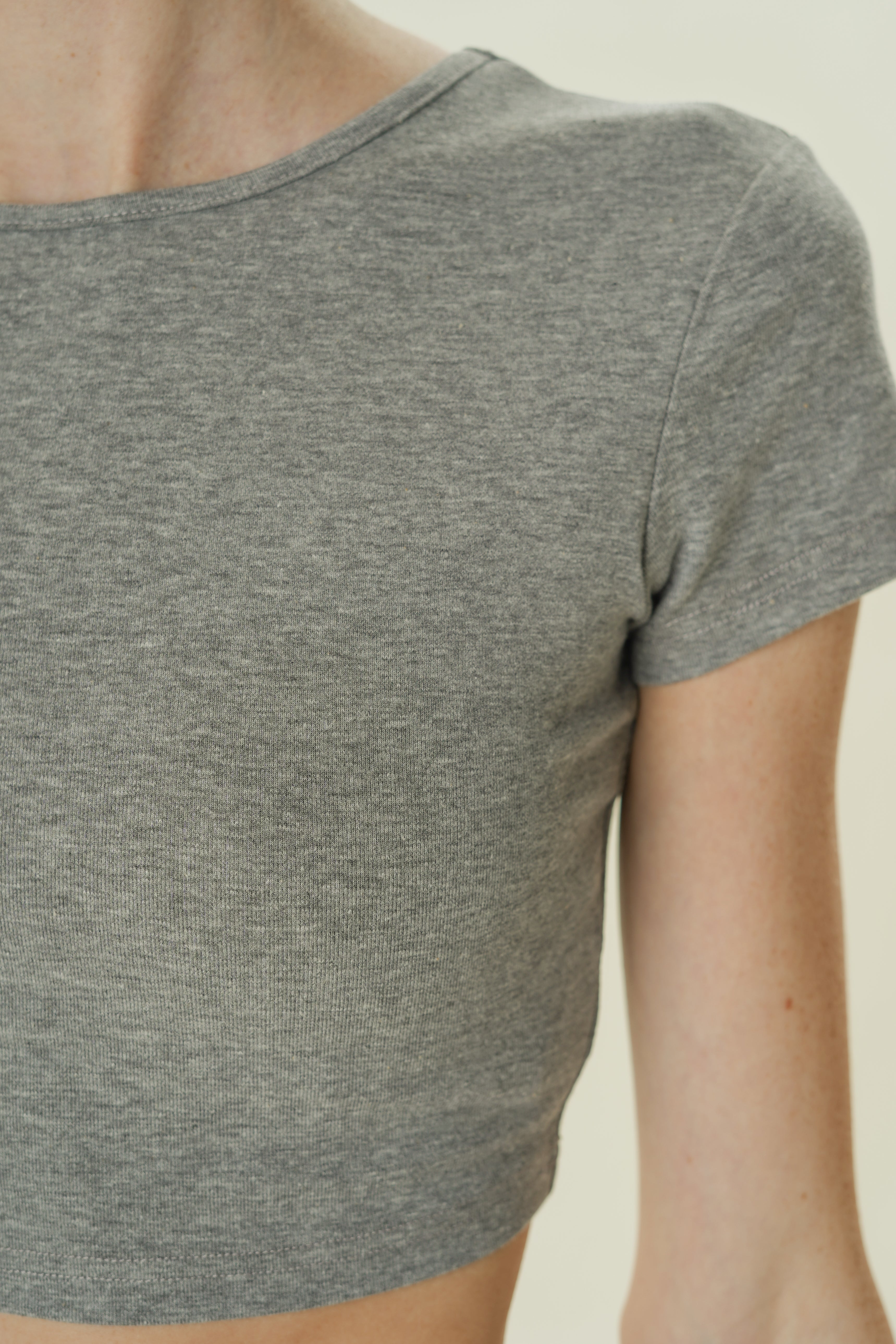 Stretch Cropped Mini Baby Tee in Heather Grey