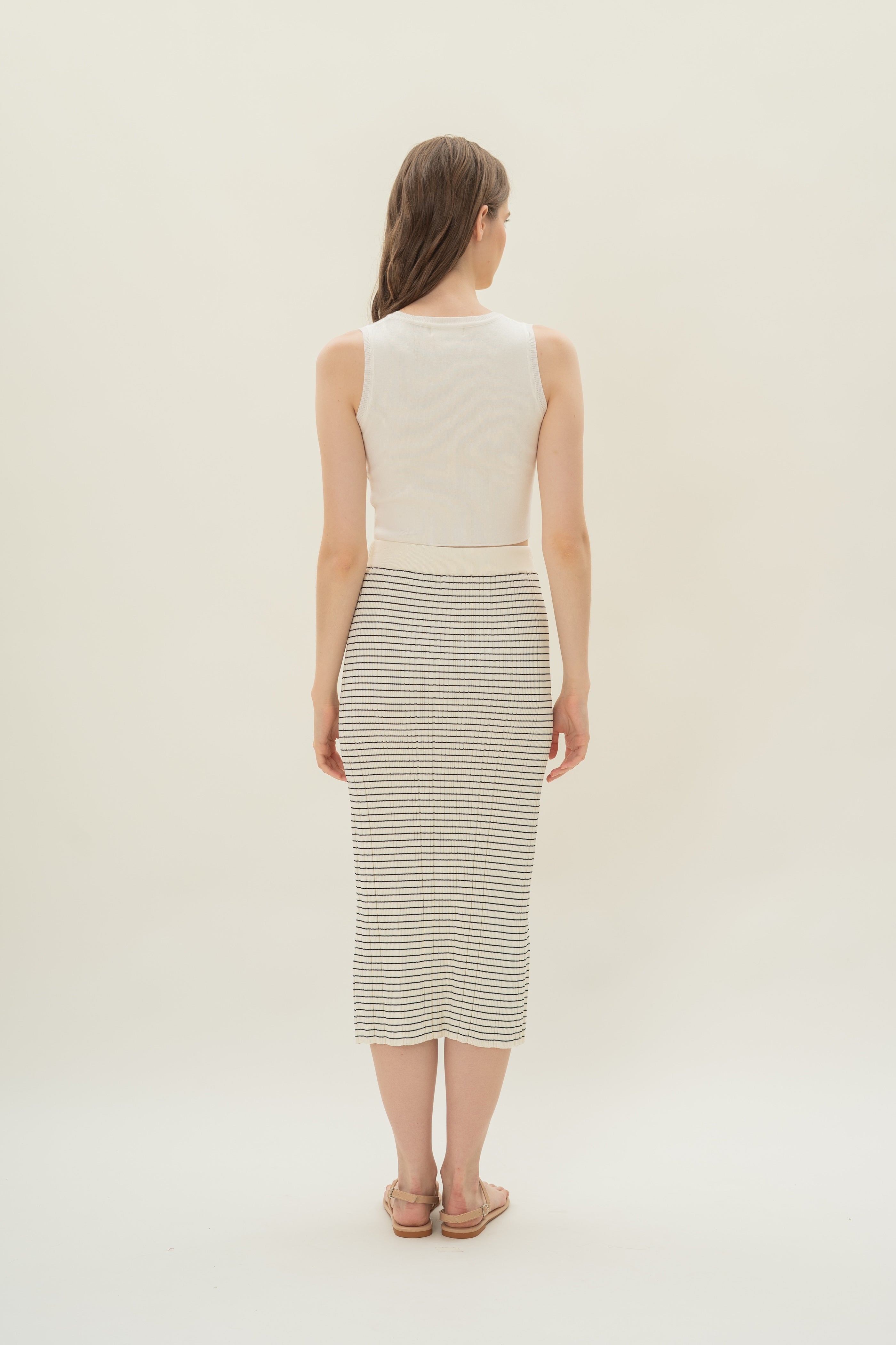 Sleeveless Knit Cropped Tank in White