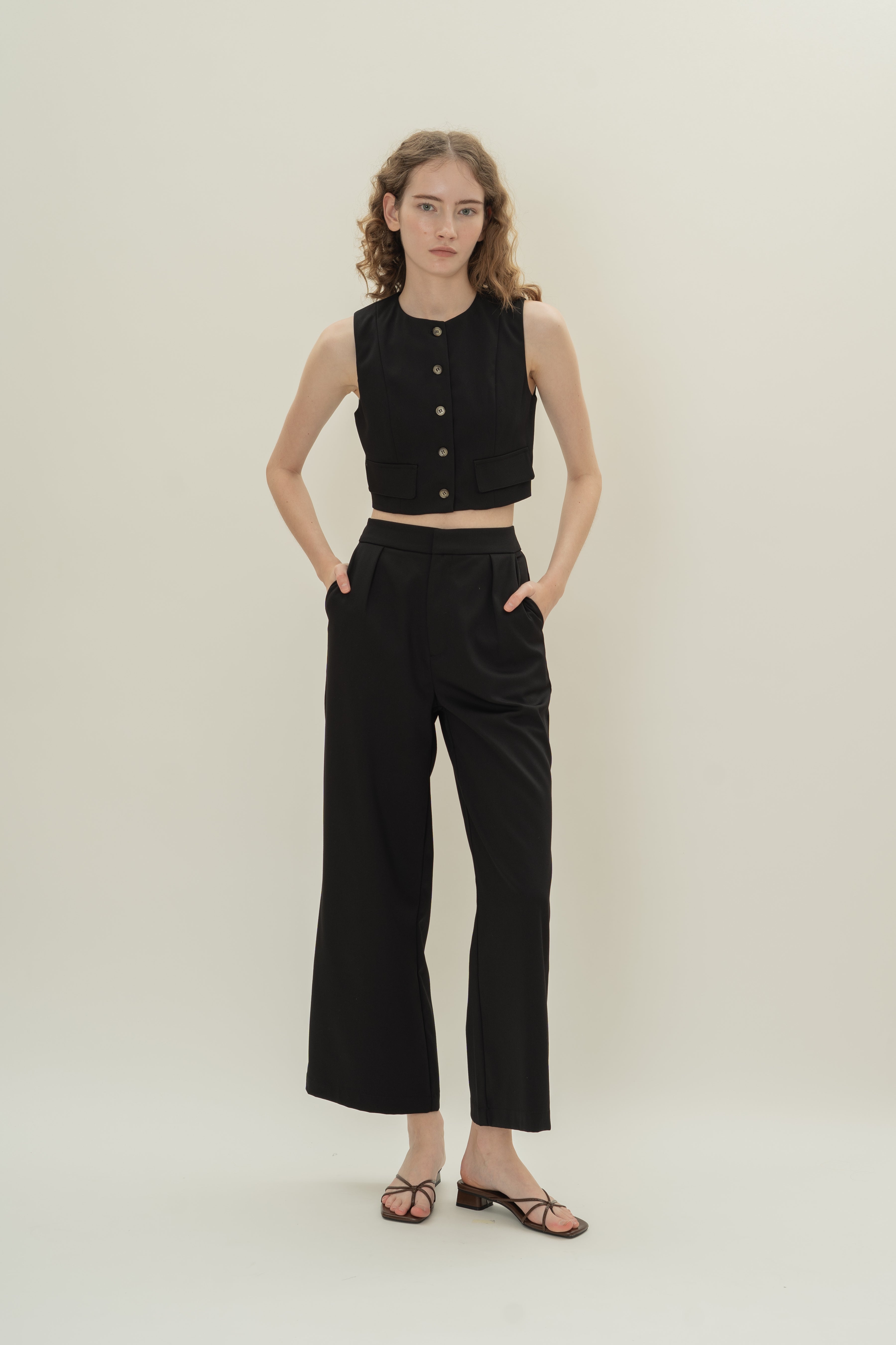 Petite Suiting Pleated Trousers in Black