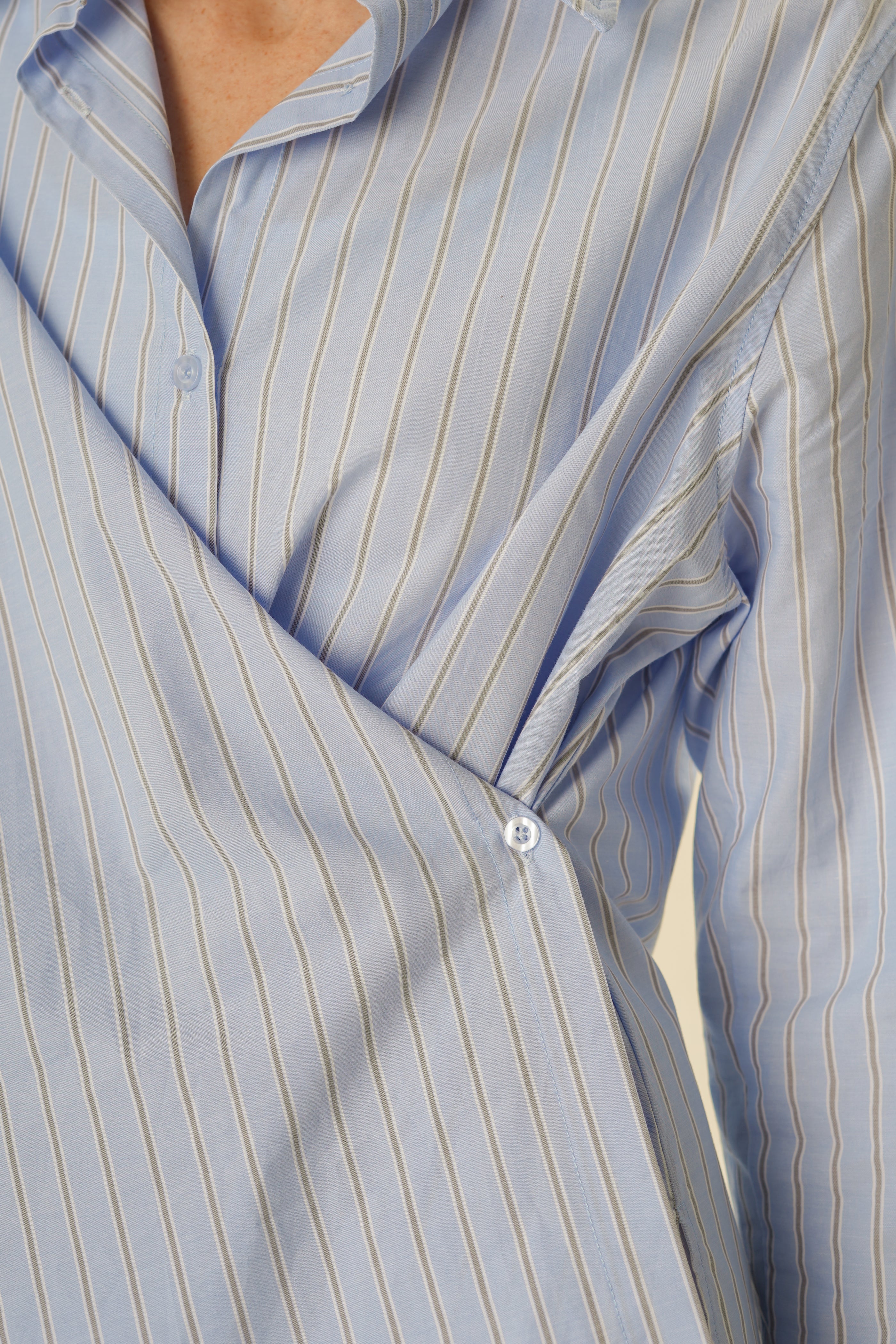 Oversized Wrap Shirt in Cotton Light Blue Stripes