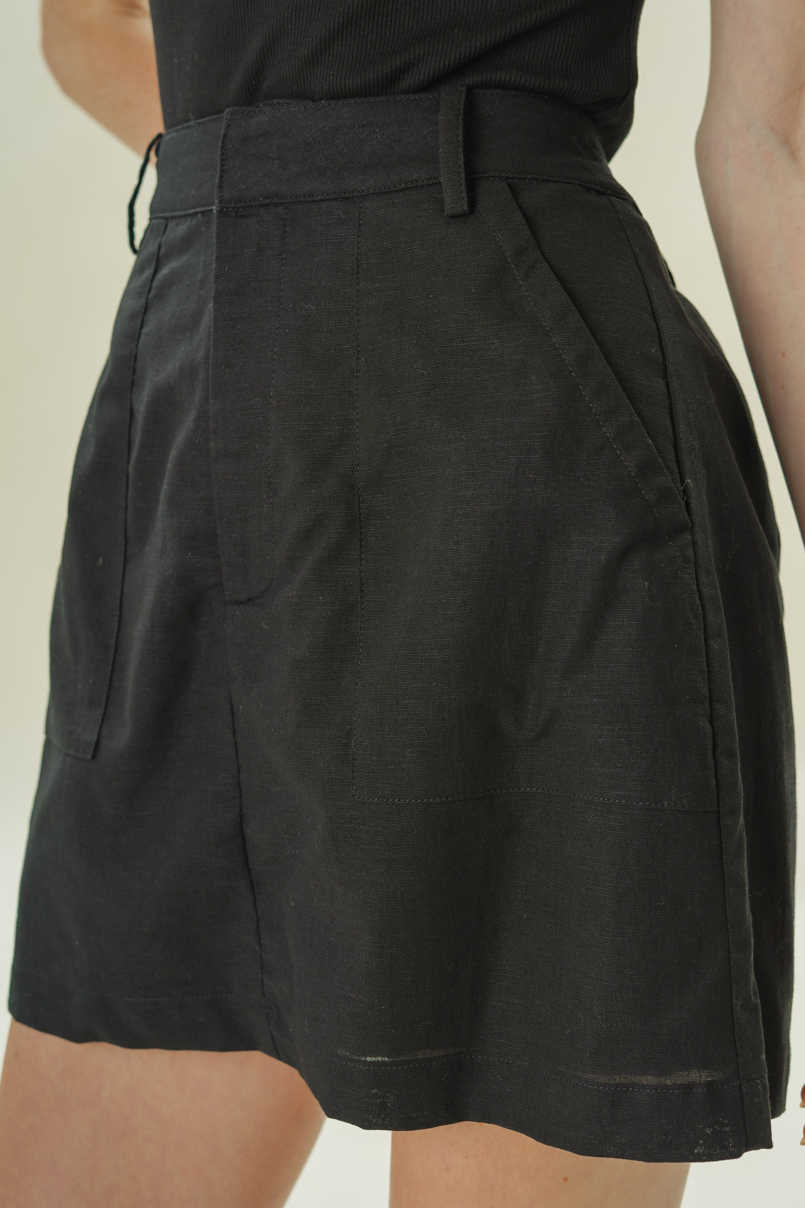 Linen Skort in Black
