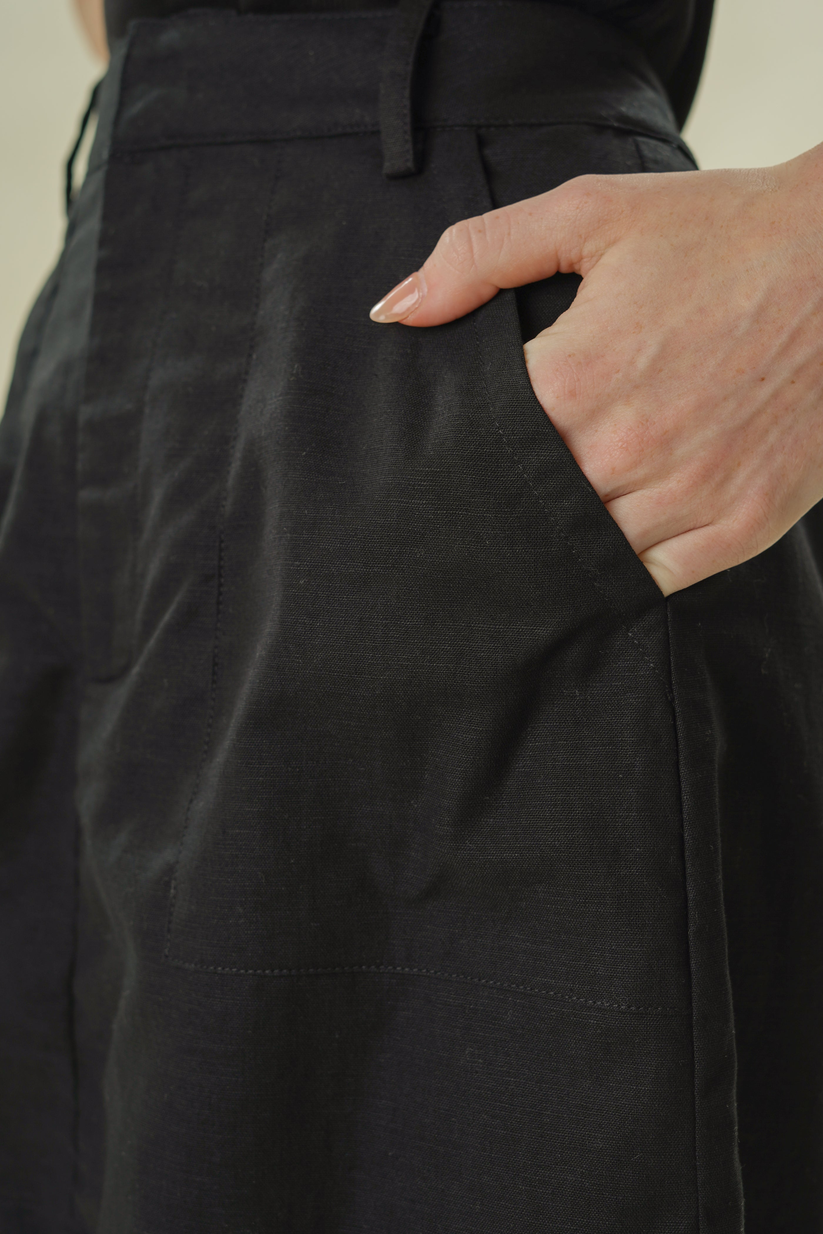 Linen Skort in Black