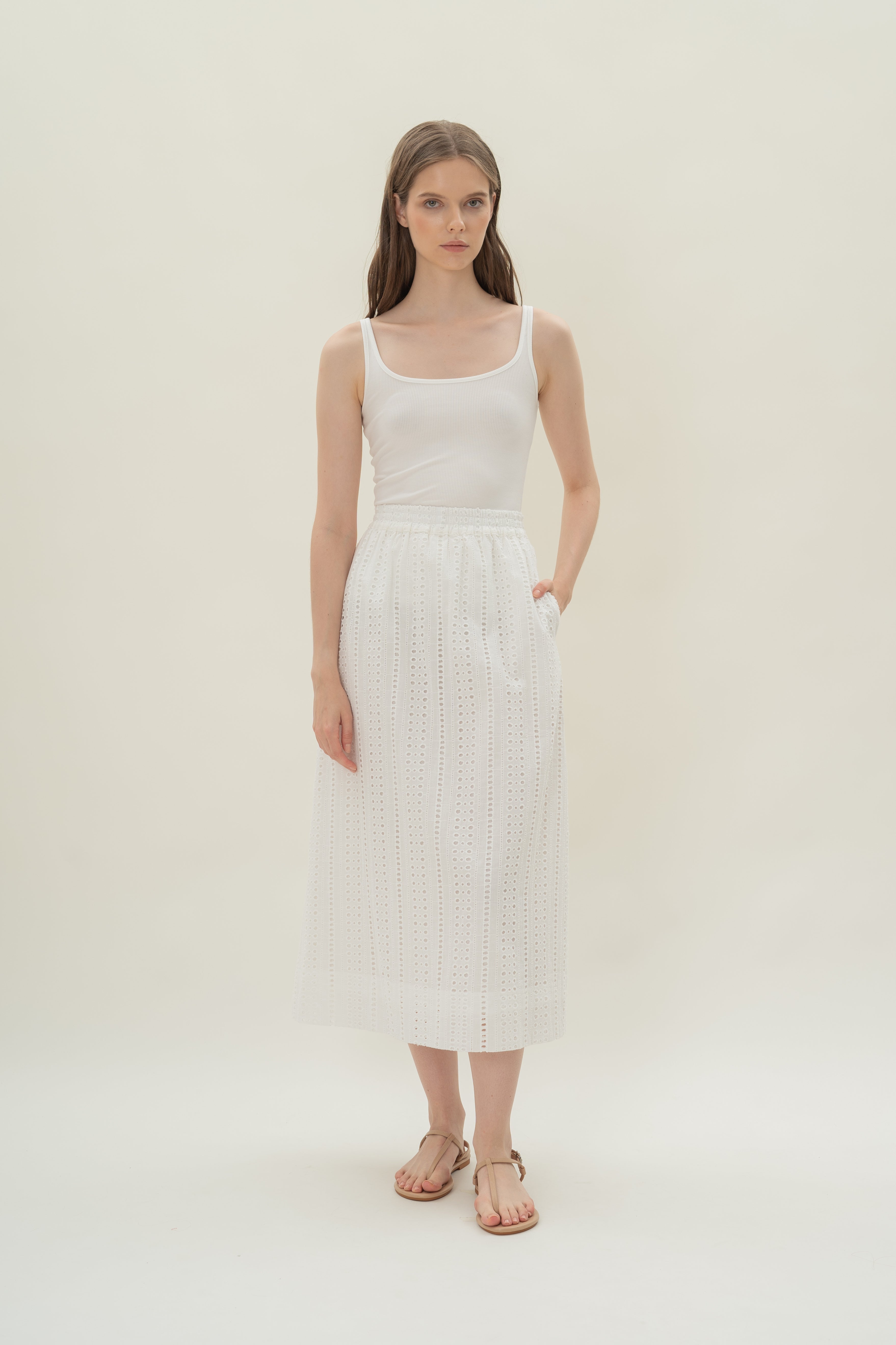 Broderie Anglaise Gathered Waist Skirt in White