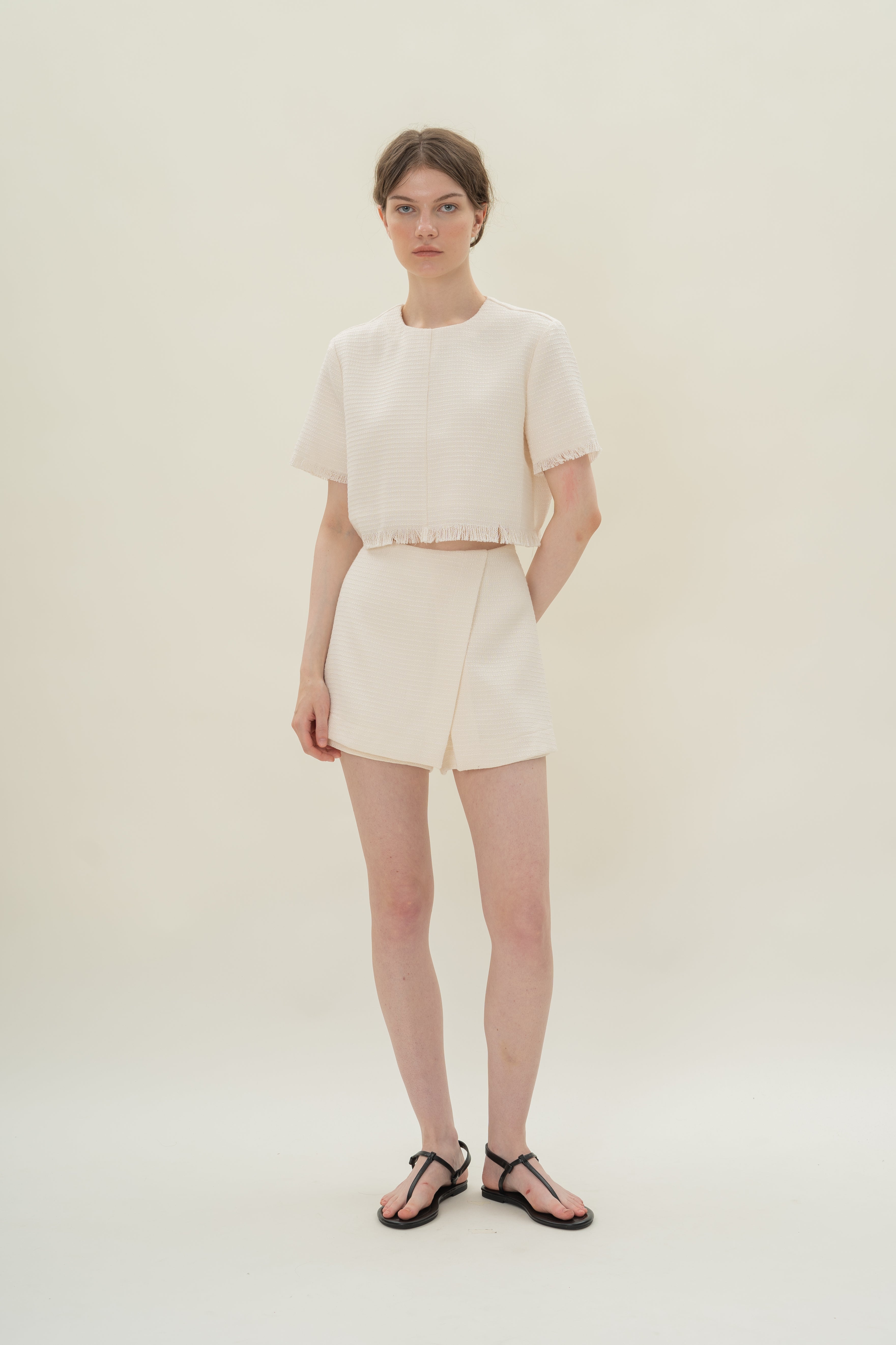 Frayed Hem Textured Short Sleeved Top in Tweed White