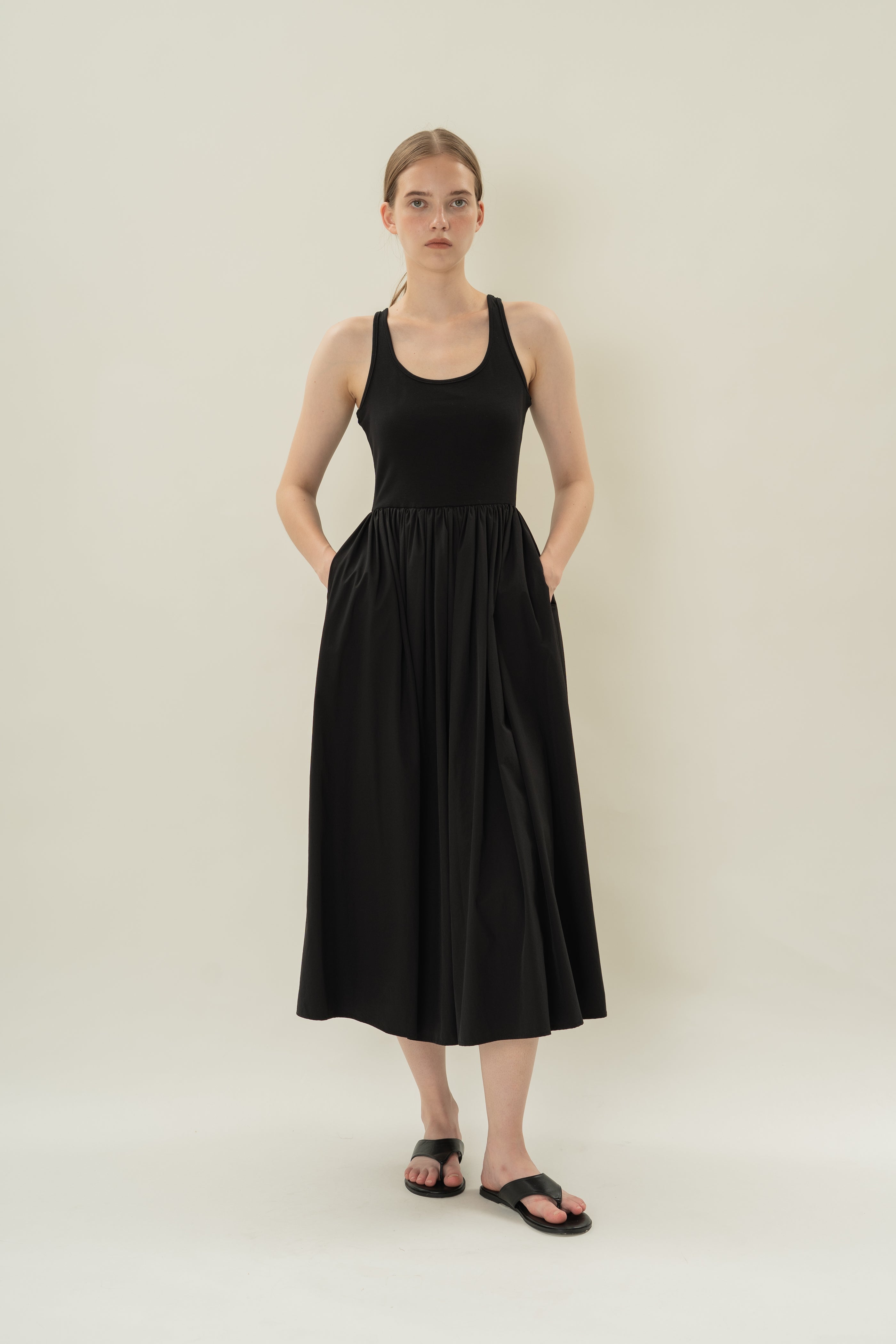 Scoop Neck Contrast Panel Midi Dress in Black