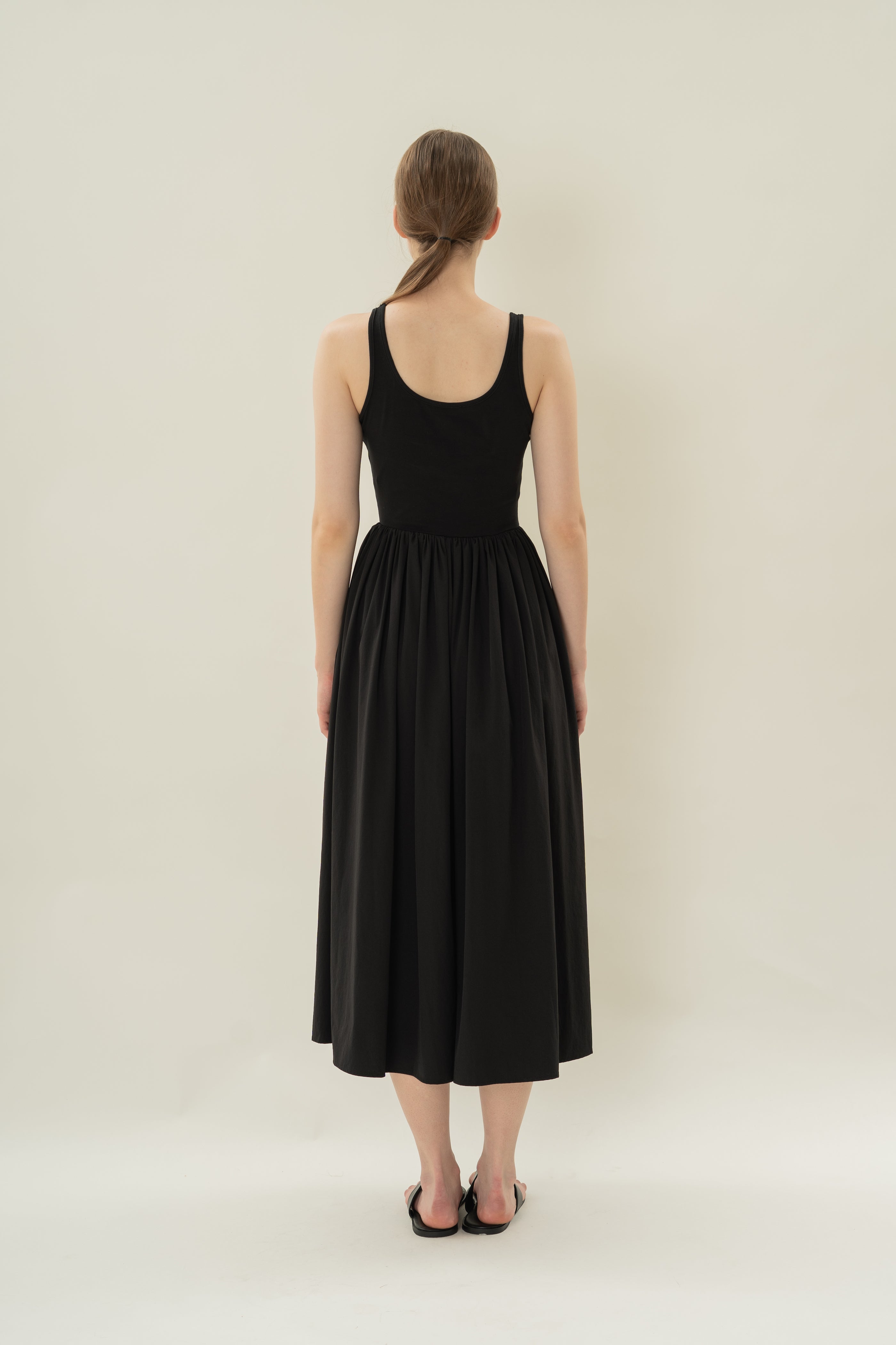 Scoop Neck Contrast Panel Midi Dress in Black