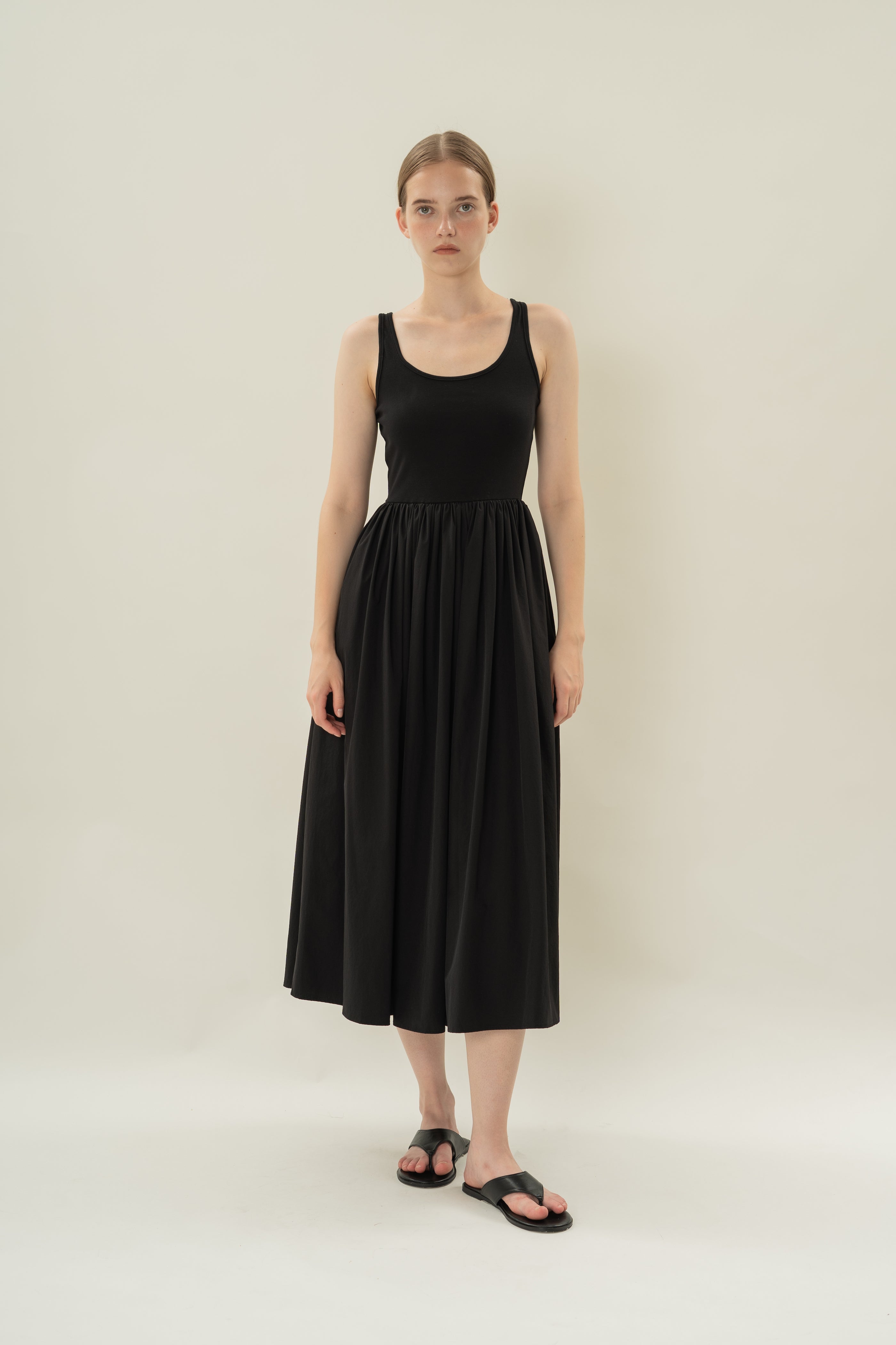 Scoop Neck Contrast Panel Midi Dress in Black