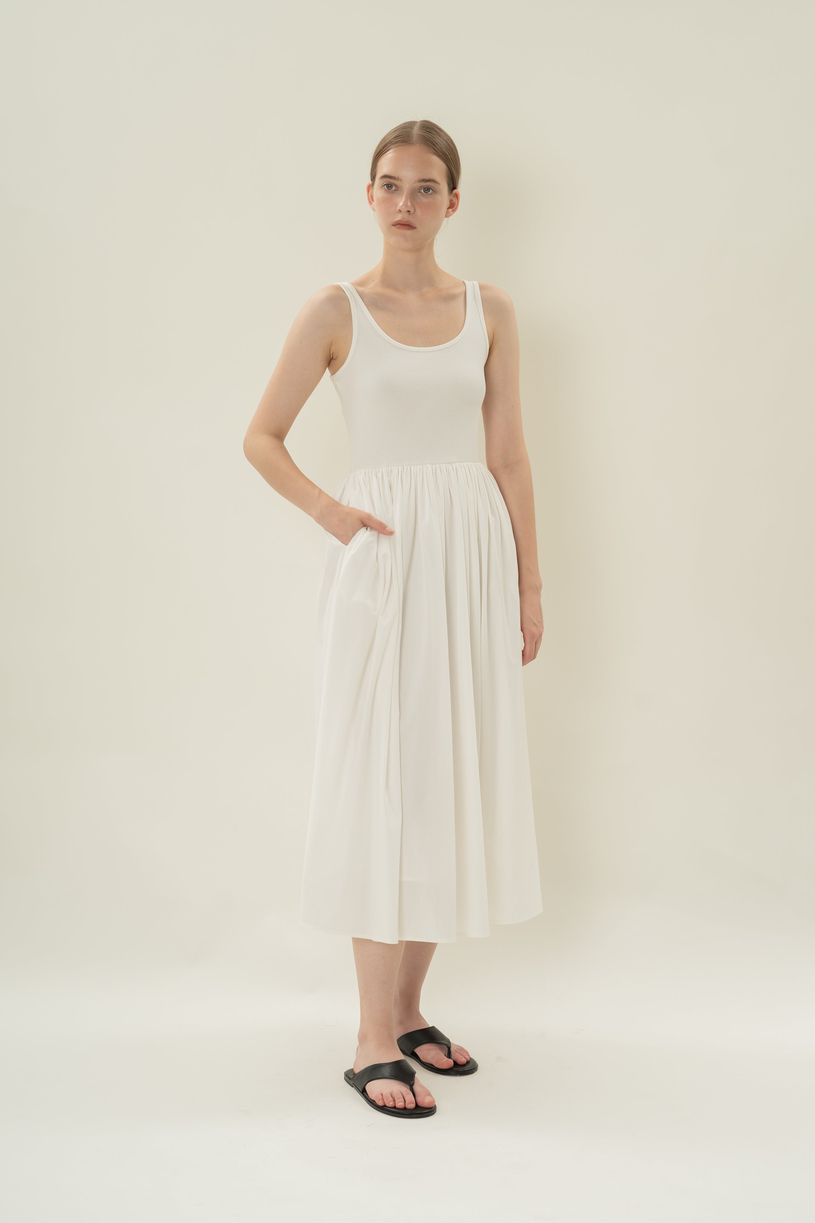 Scoop Neck Contrast Panel Midi Dress in White