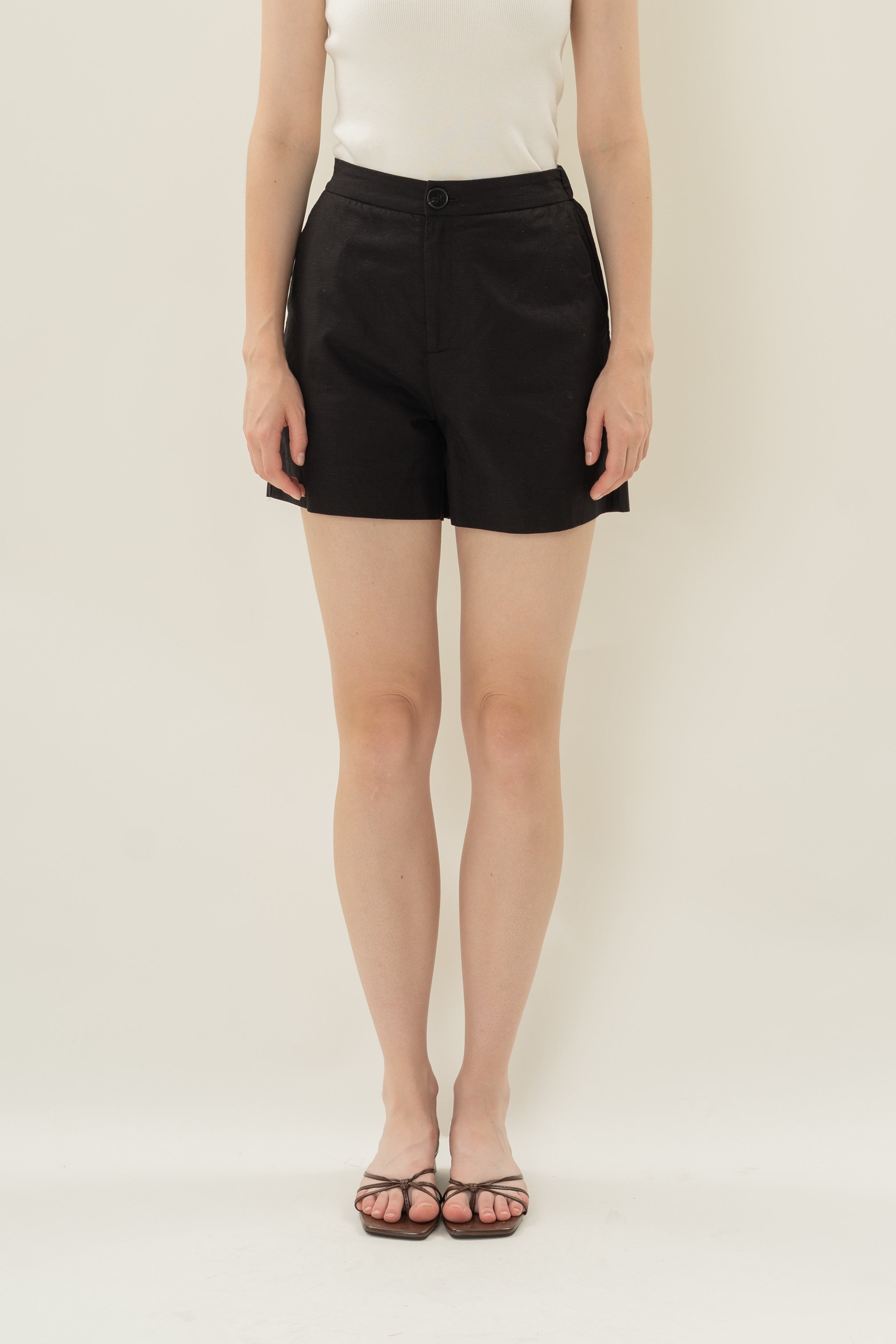 Tailored Elasticated Shorts in Black