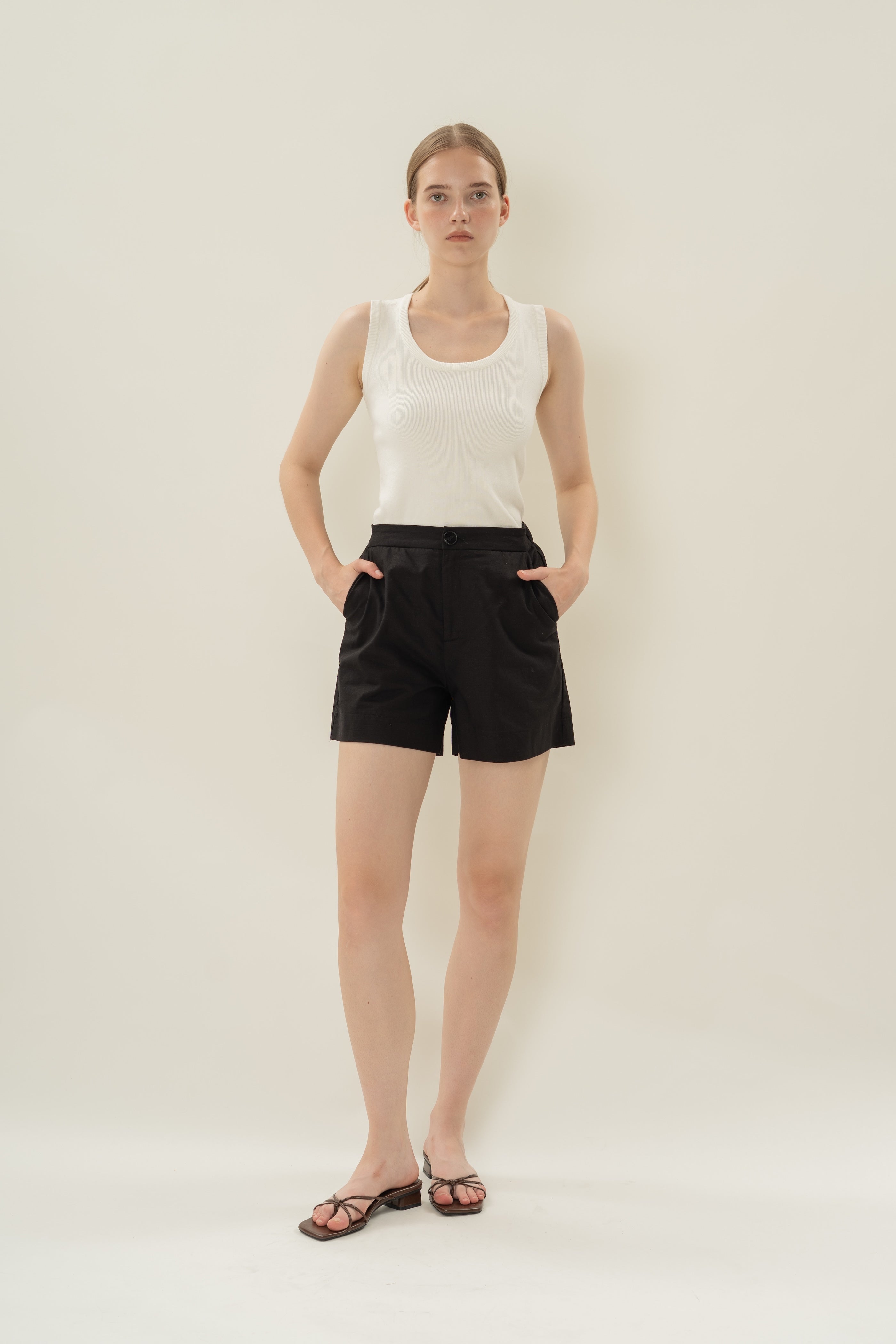 Tailored Elasticated Shorts in Black