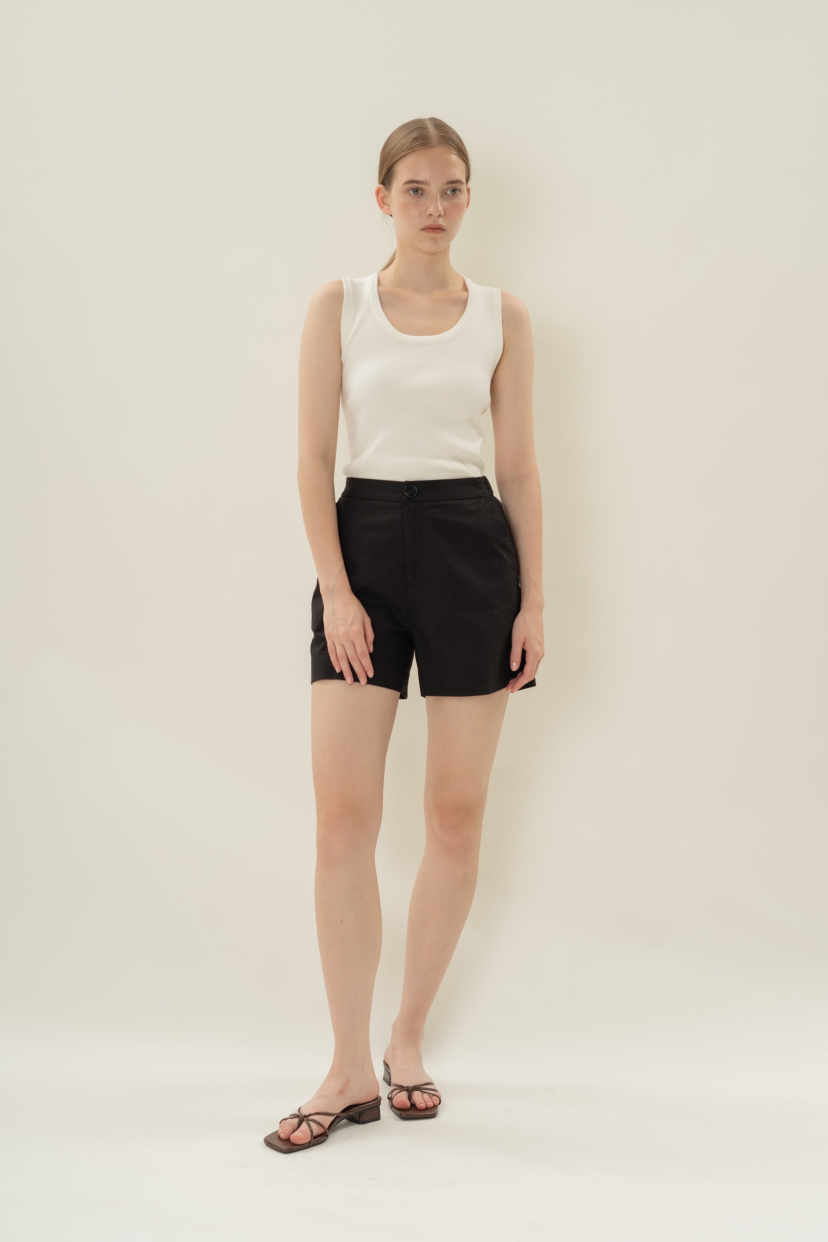 Tailored Elasticated Shorts in Black