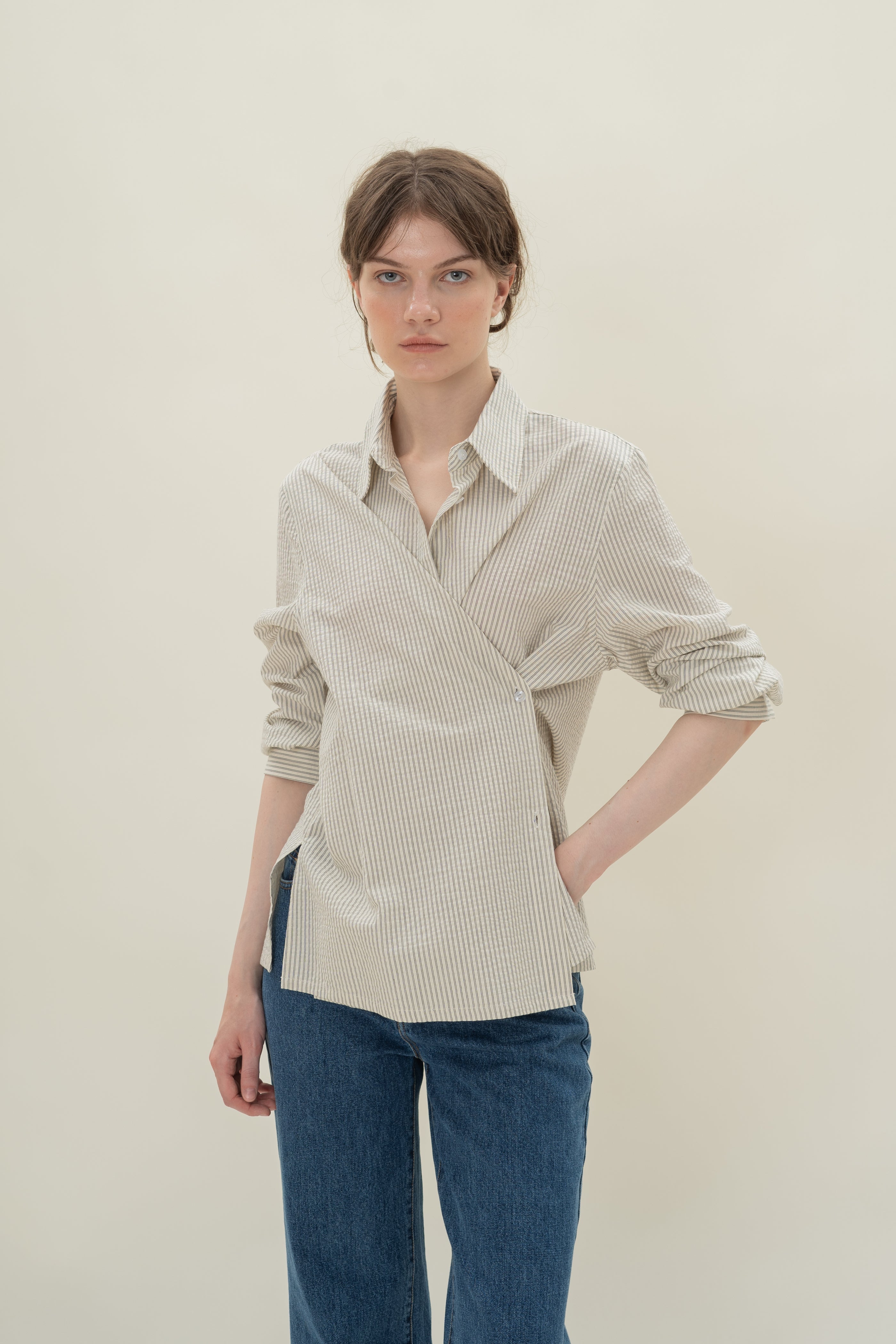 Oversized Wrap Shirt in Seersucker Blue Stripes