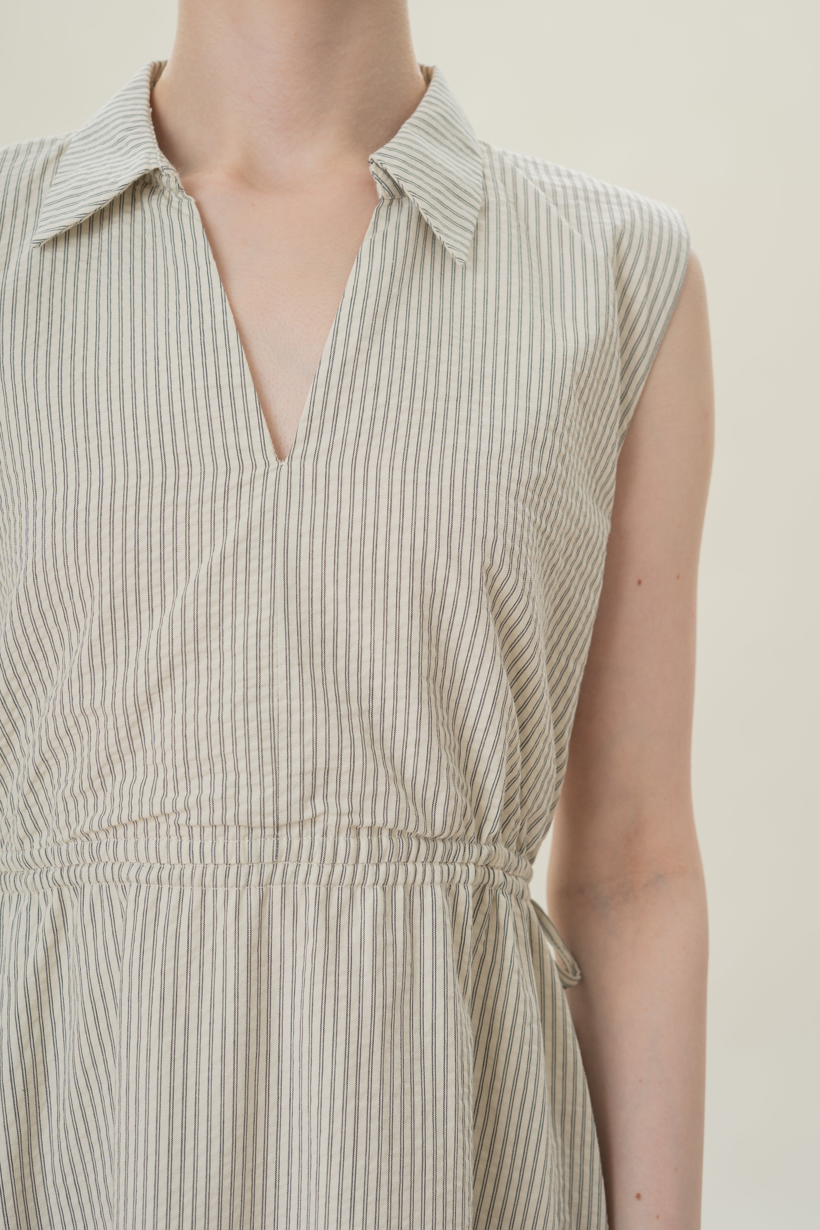 Collared Dress With Cut-Out in Seersucker Blue Stripes