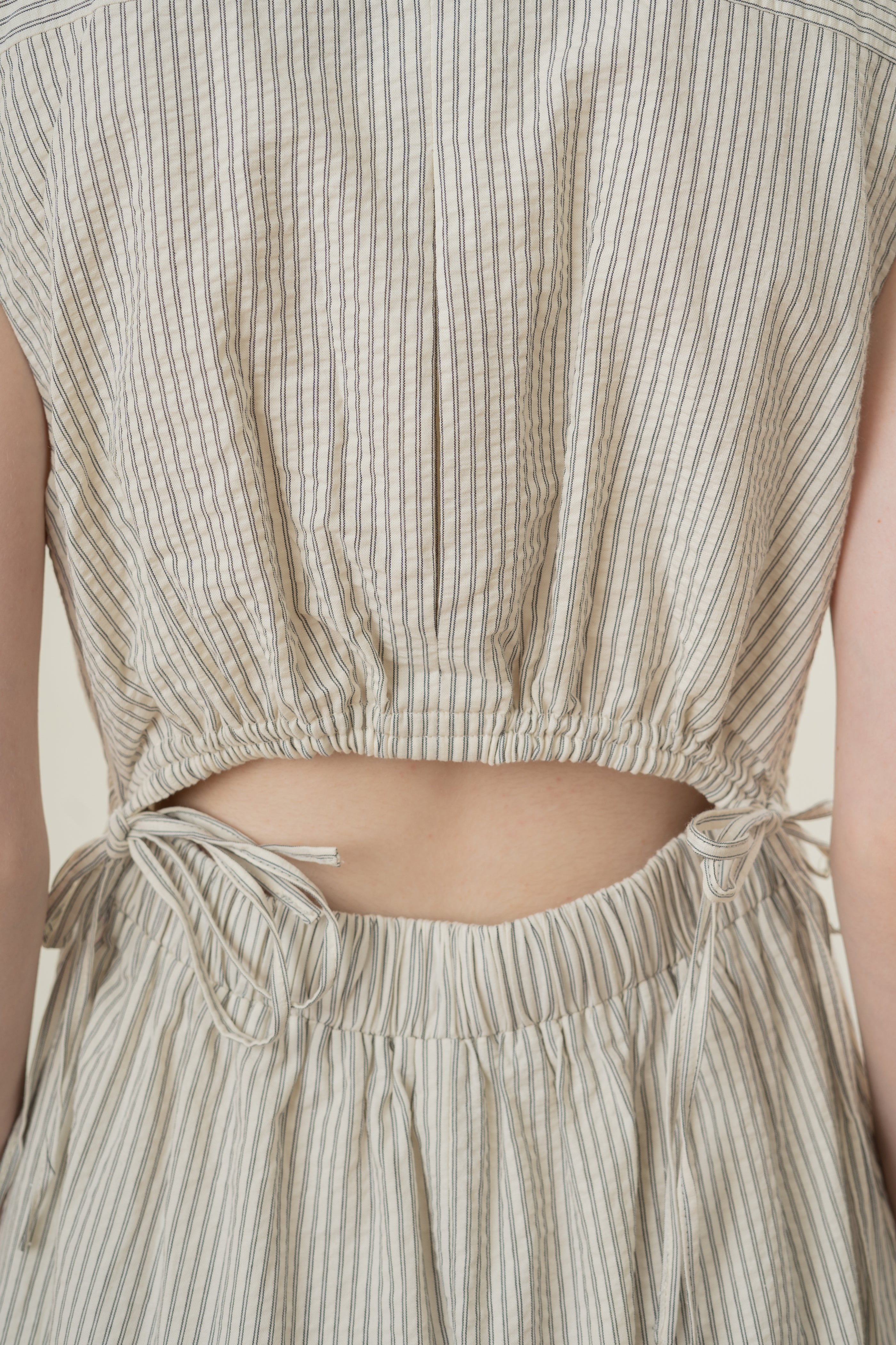 Collared Dress With Cut-Out in Seersucker Blue Stripes
