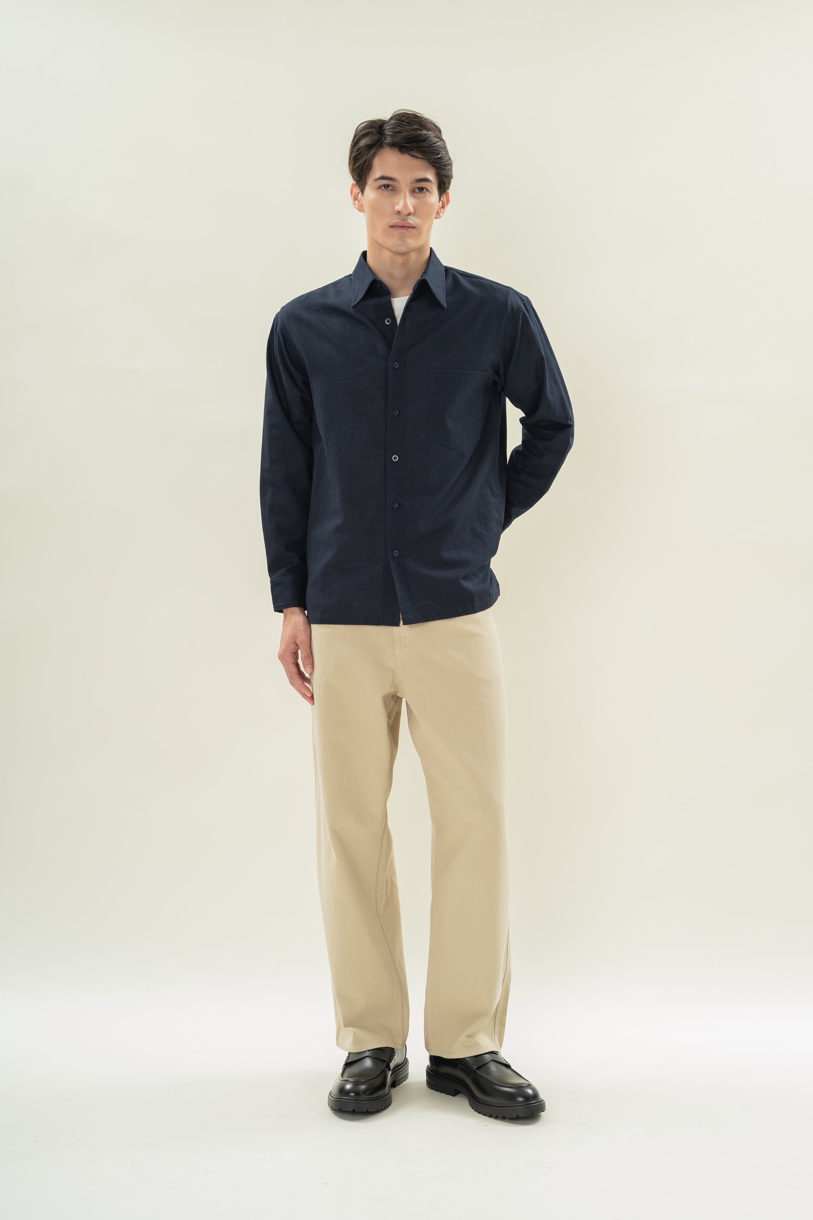 Men's Linen Long Sleeved Shirt in Midnight