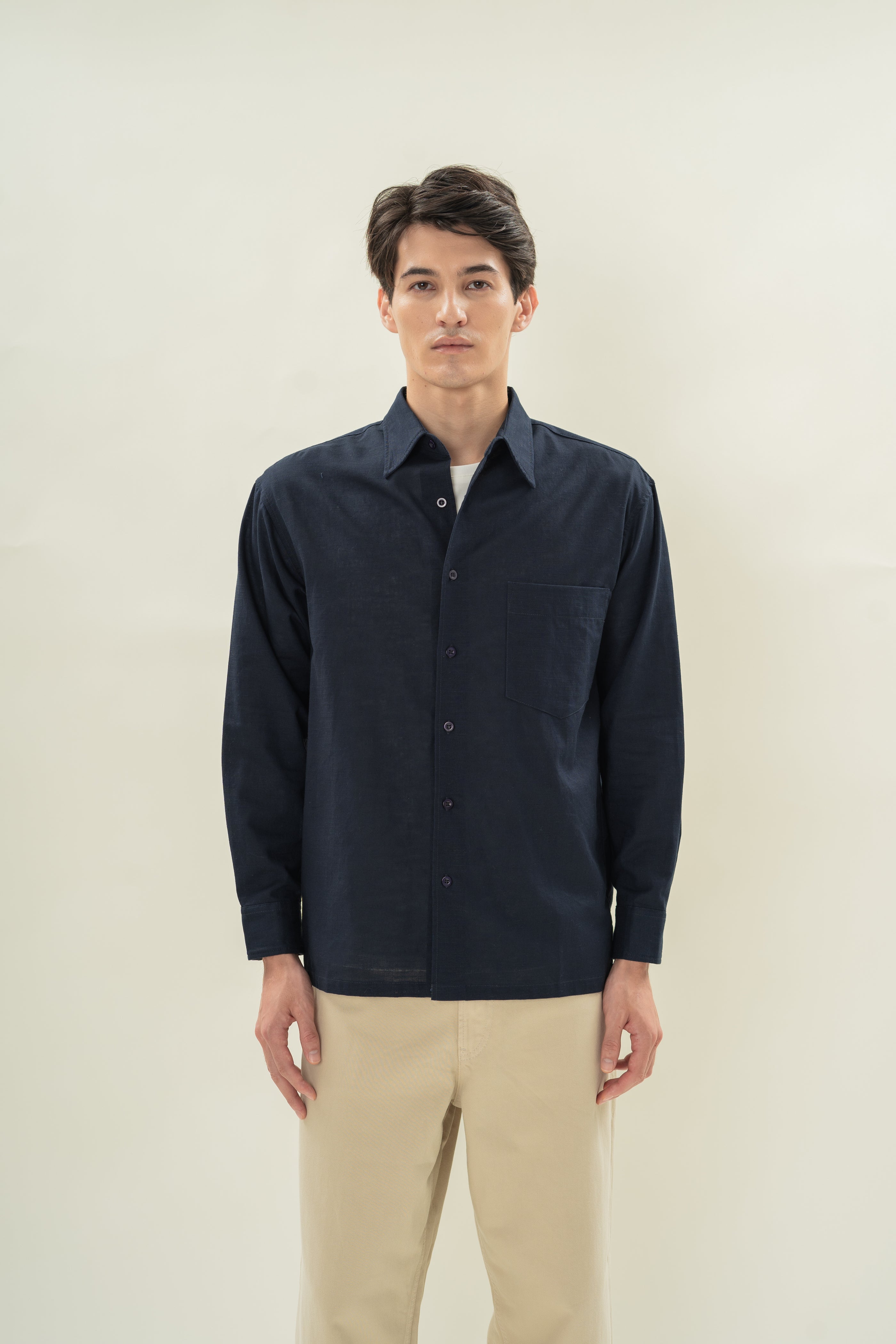 Men's Linen Long Sleeved Shirt in Midnight