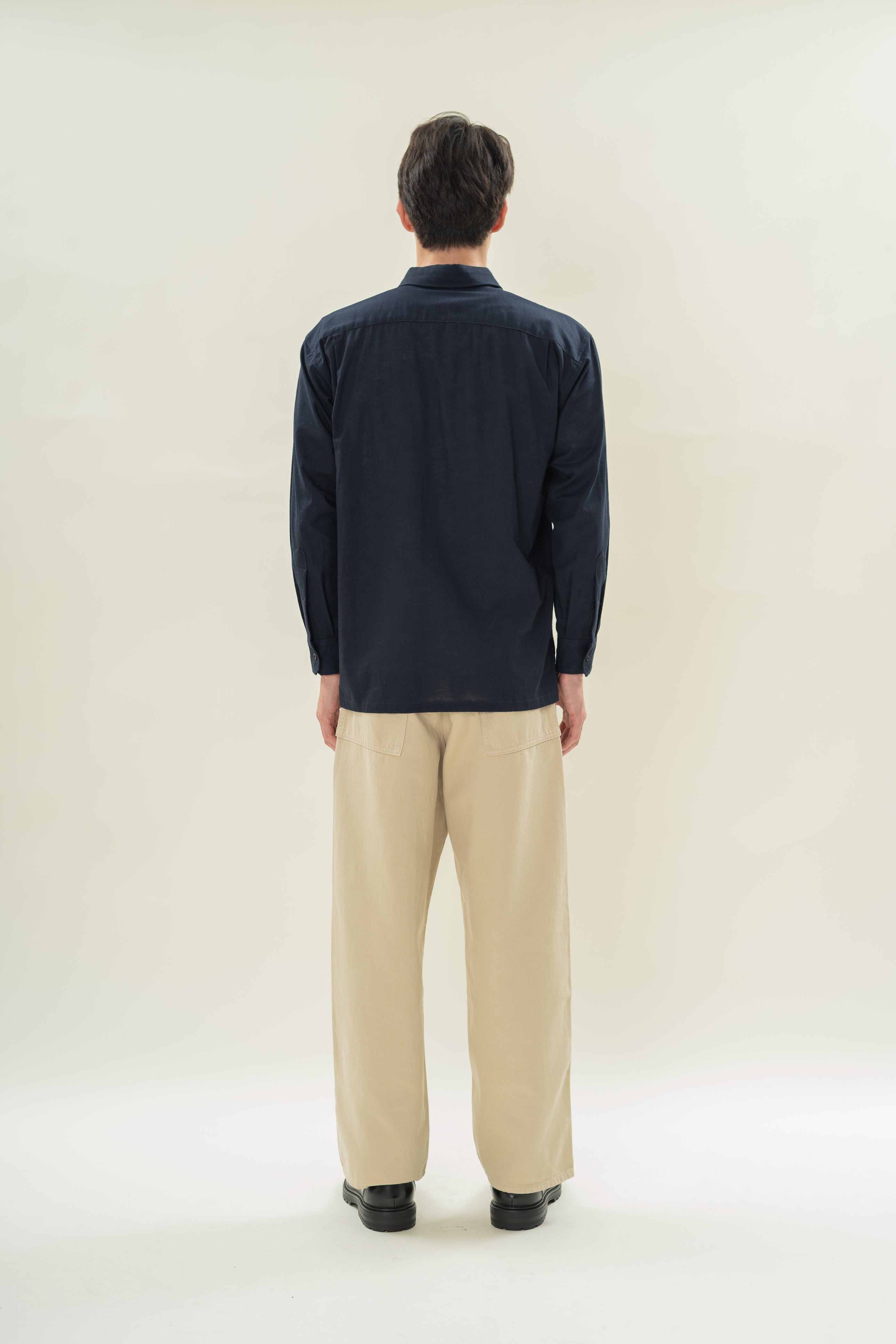 Men's Linen Long Sleeved Shirt in Midnight