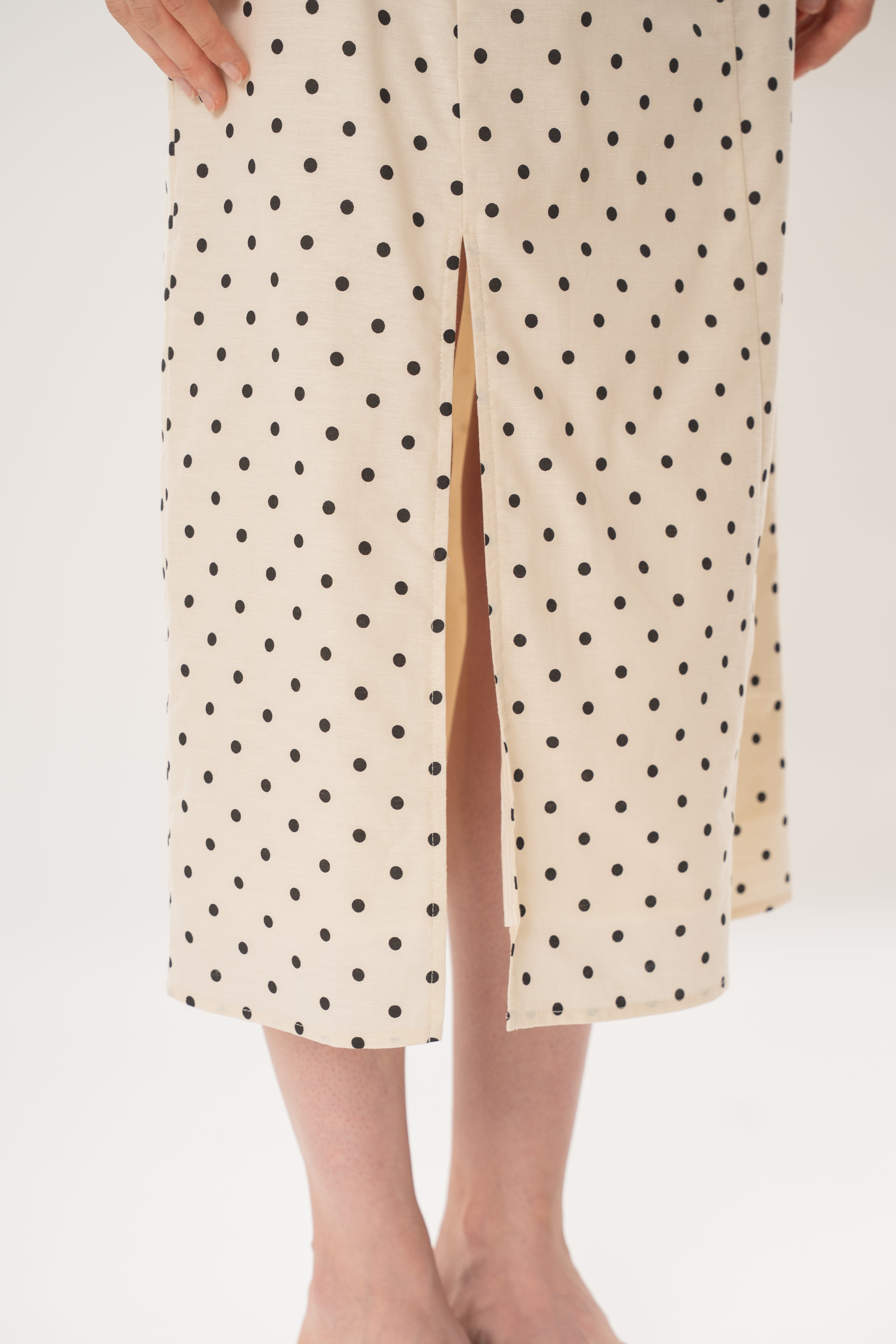 Midi Skirt With Slit in Noir Dot