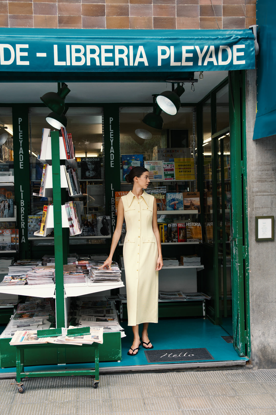Collared Sleeveless Column Dress in Eggnog