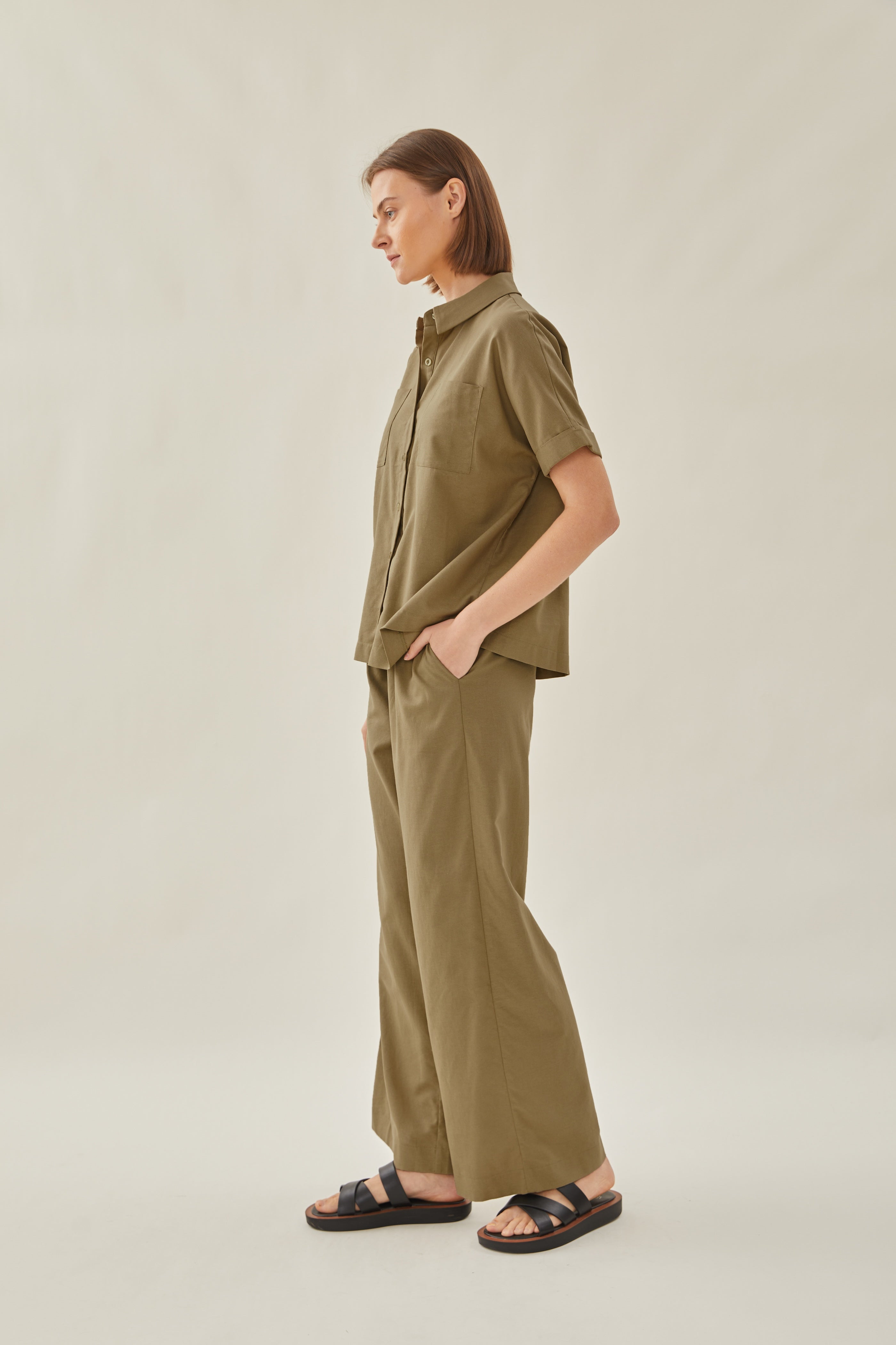 Cotton Short Sleeved Shirt in Moss