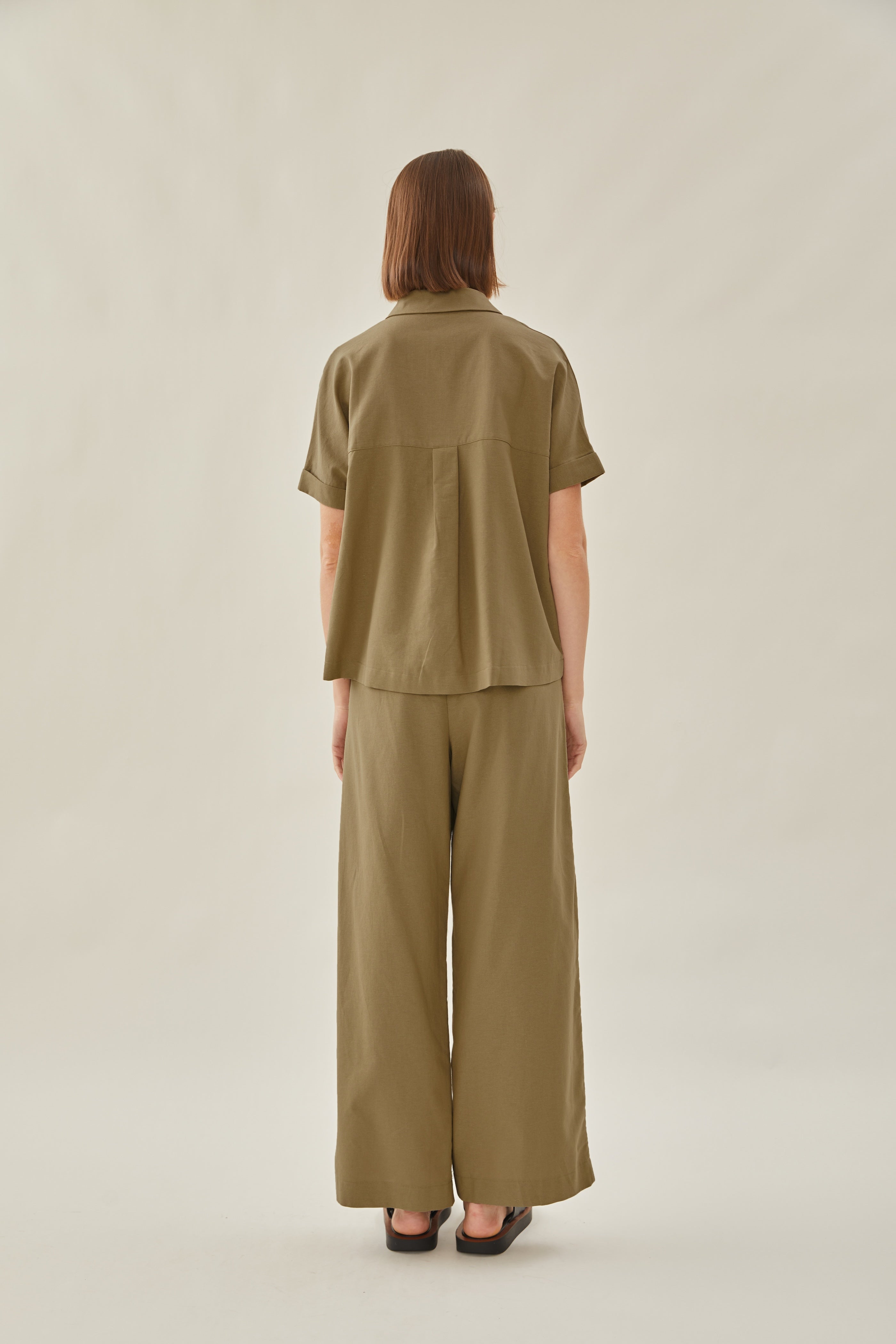 Cotton Short Sleeved Shirt in Moss