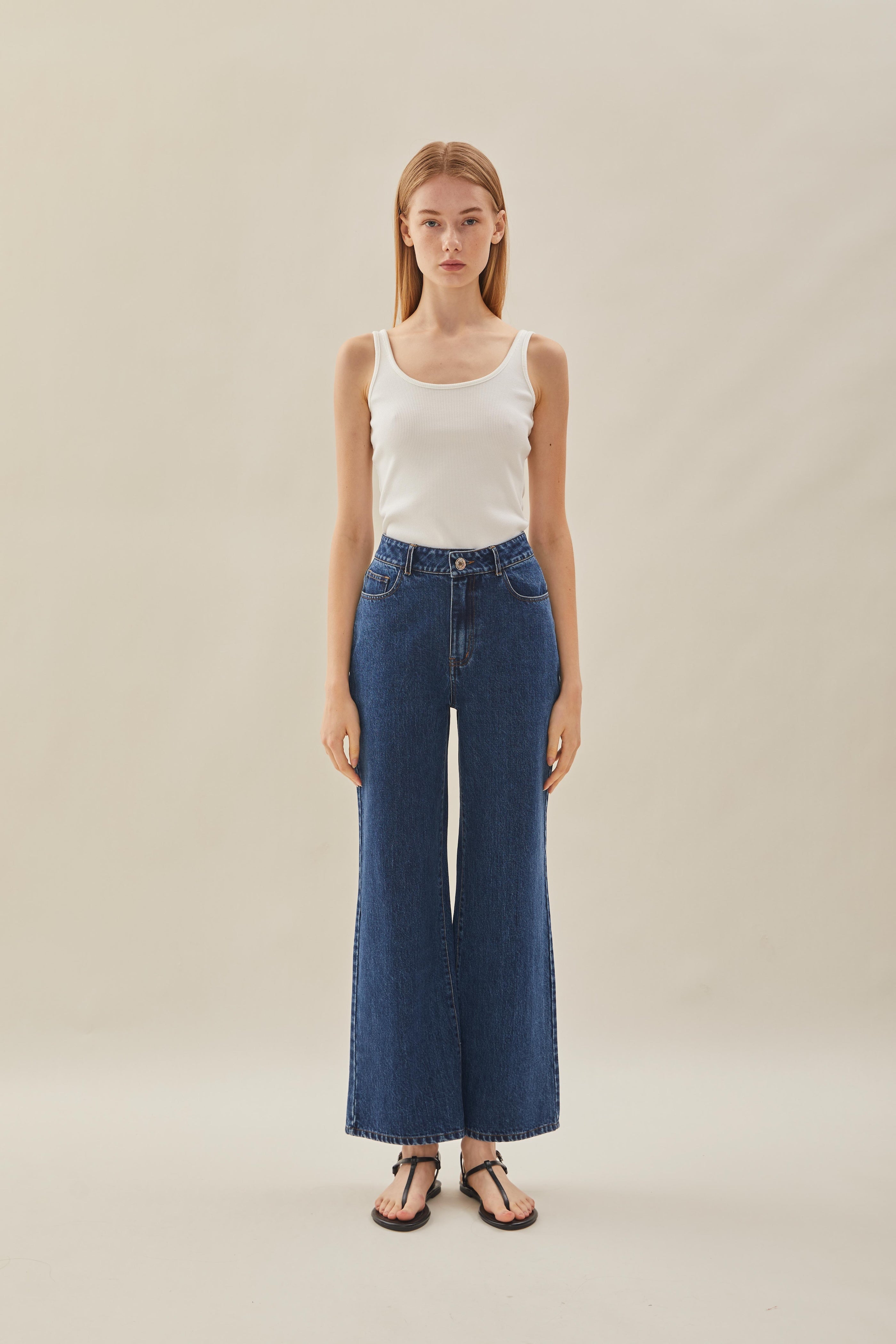 Studios High Waisted Fit Jeans in Dark Wash
