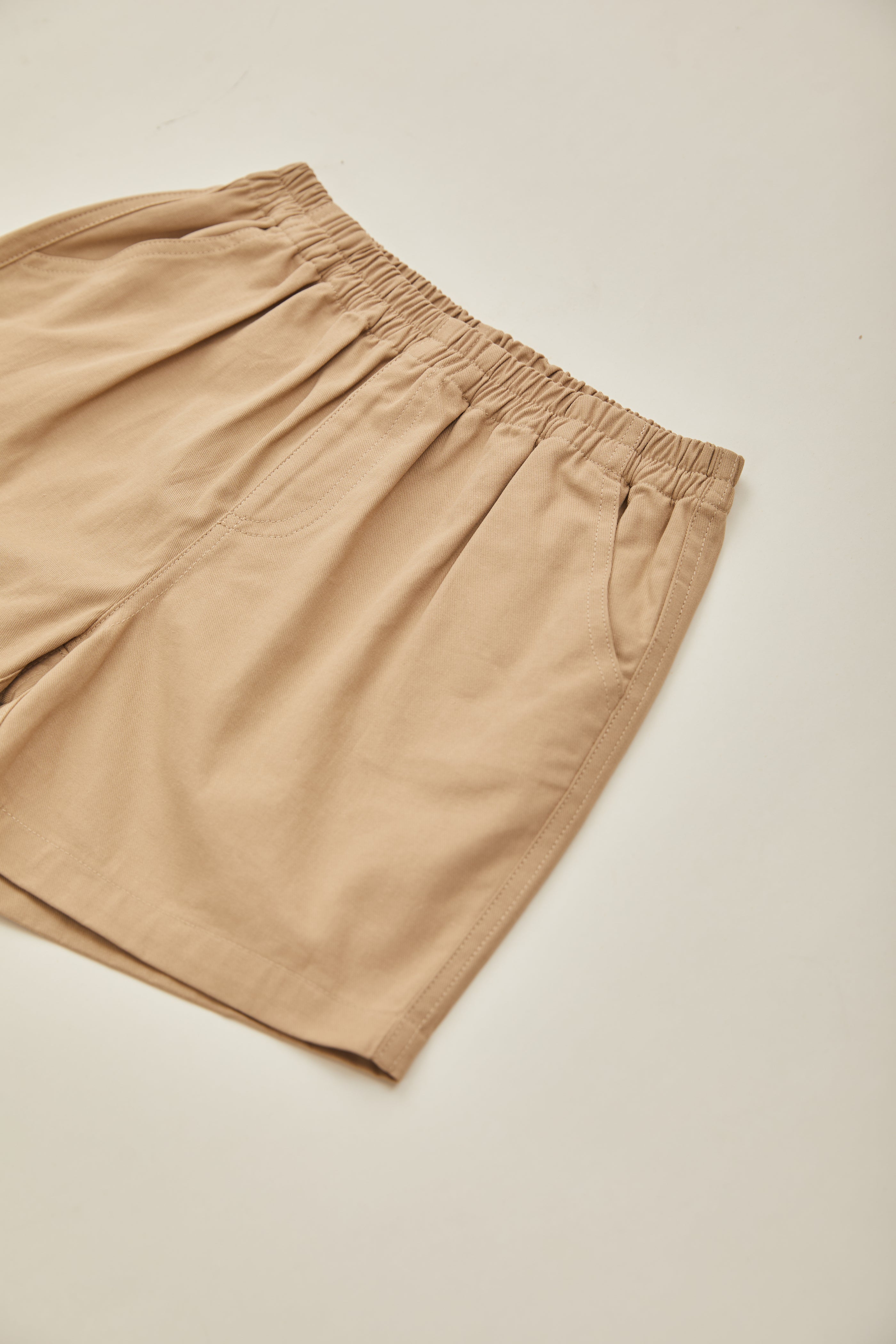 Mini Cargo Shorts in Camel