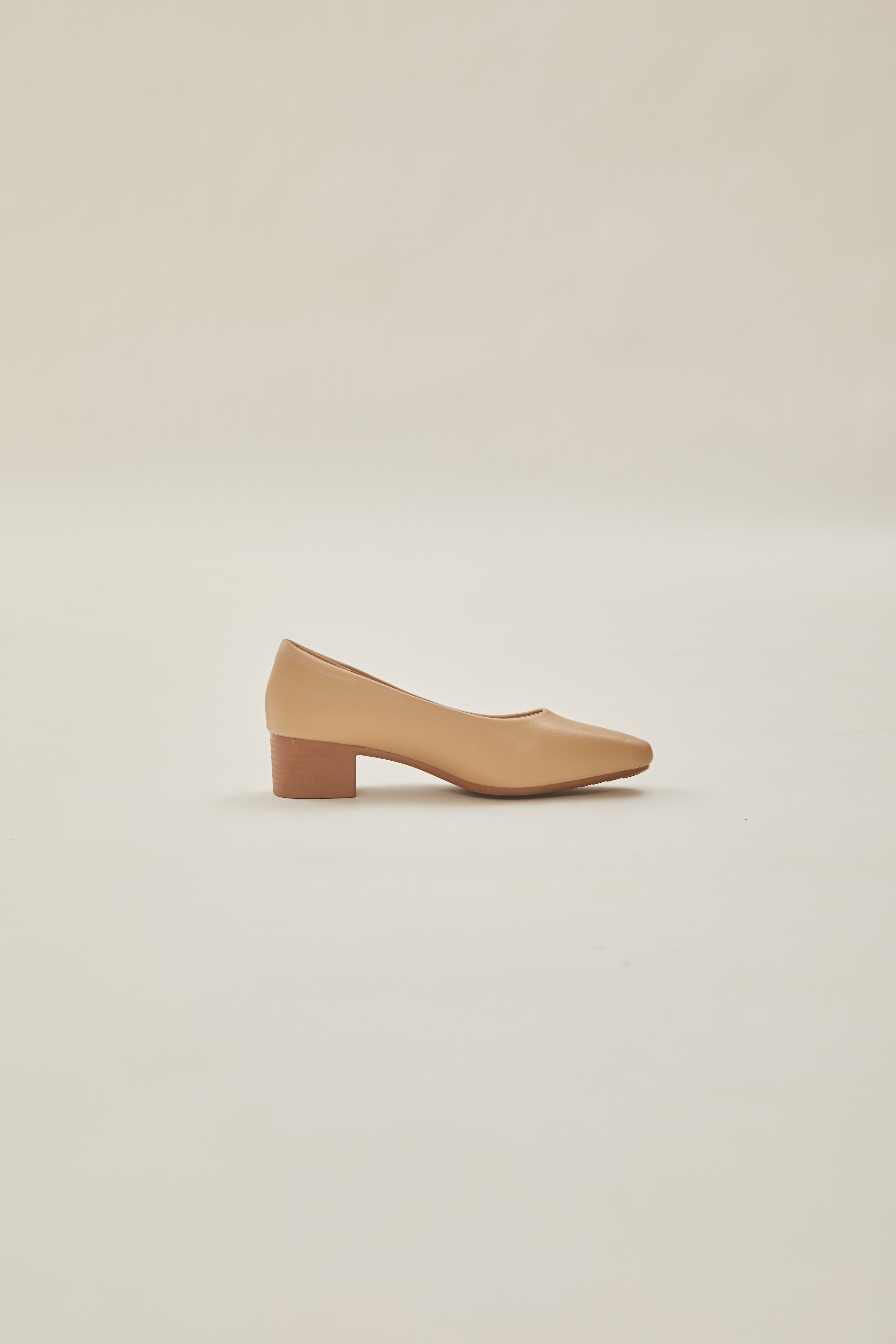 Rea Square Toe Pumps in Beige