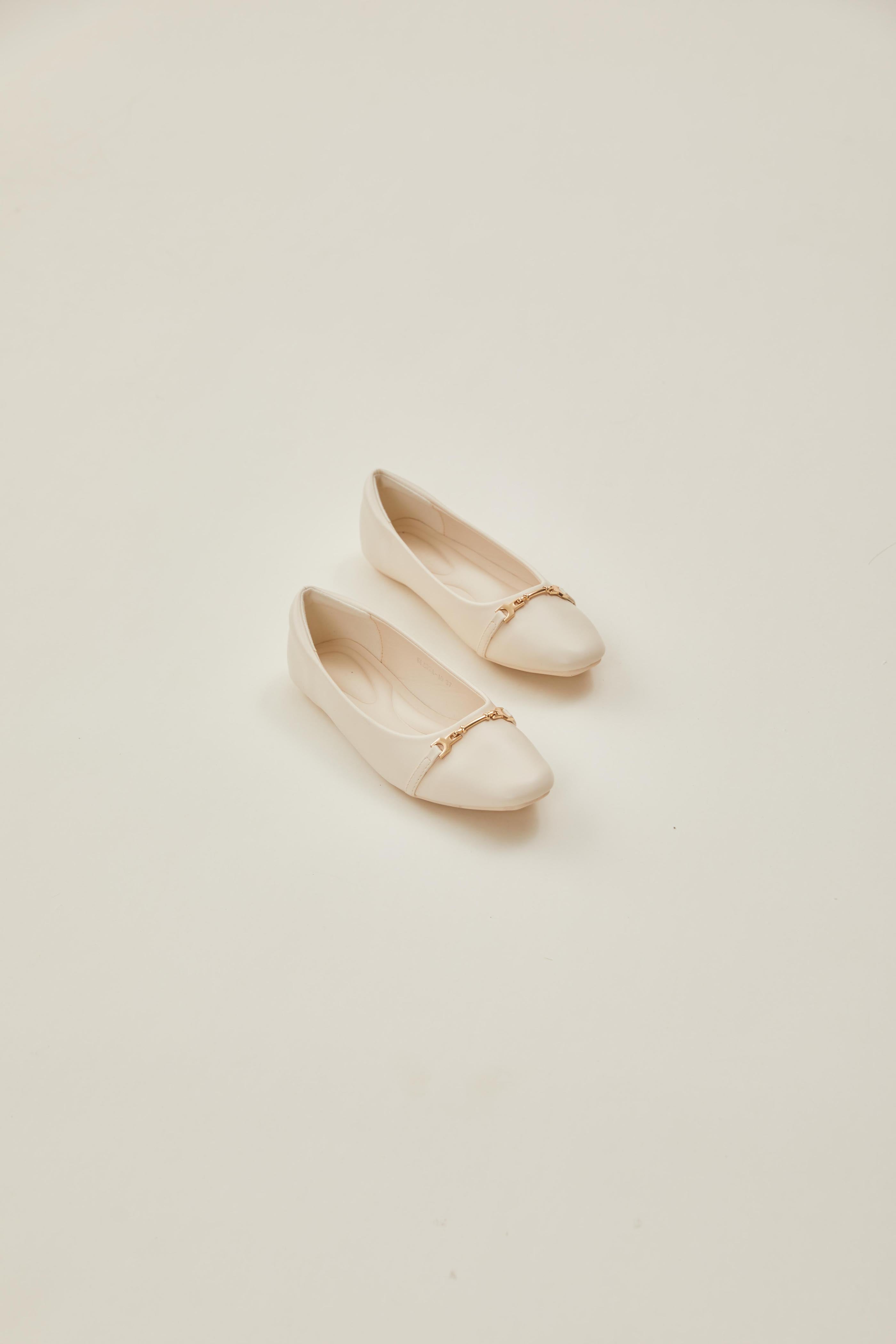 Kala Pumps in Ivory