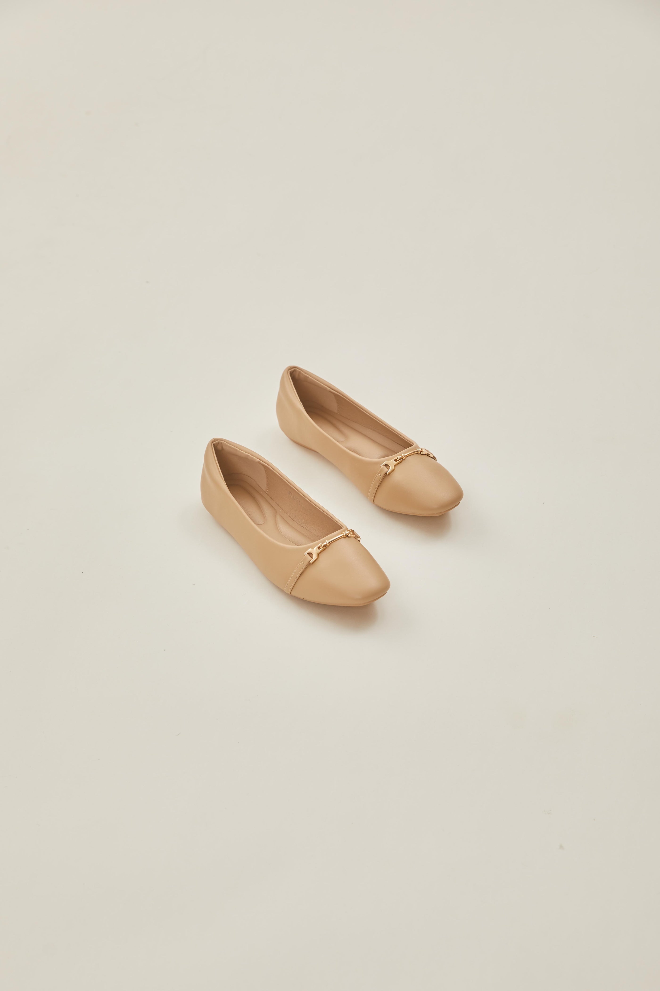 Kala Pumps in Beige
