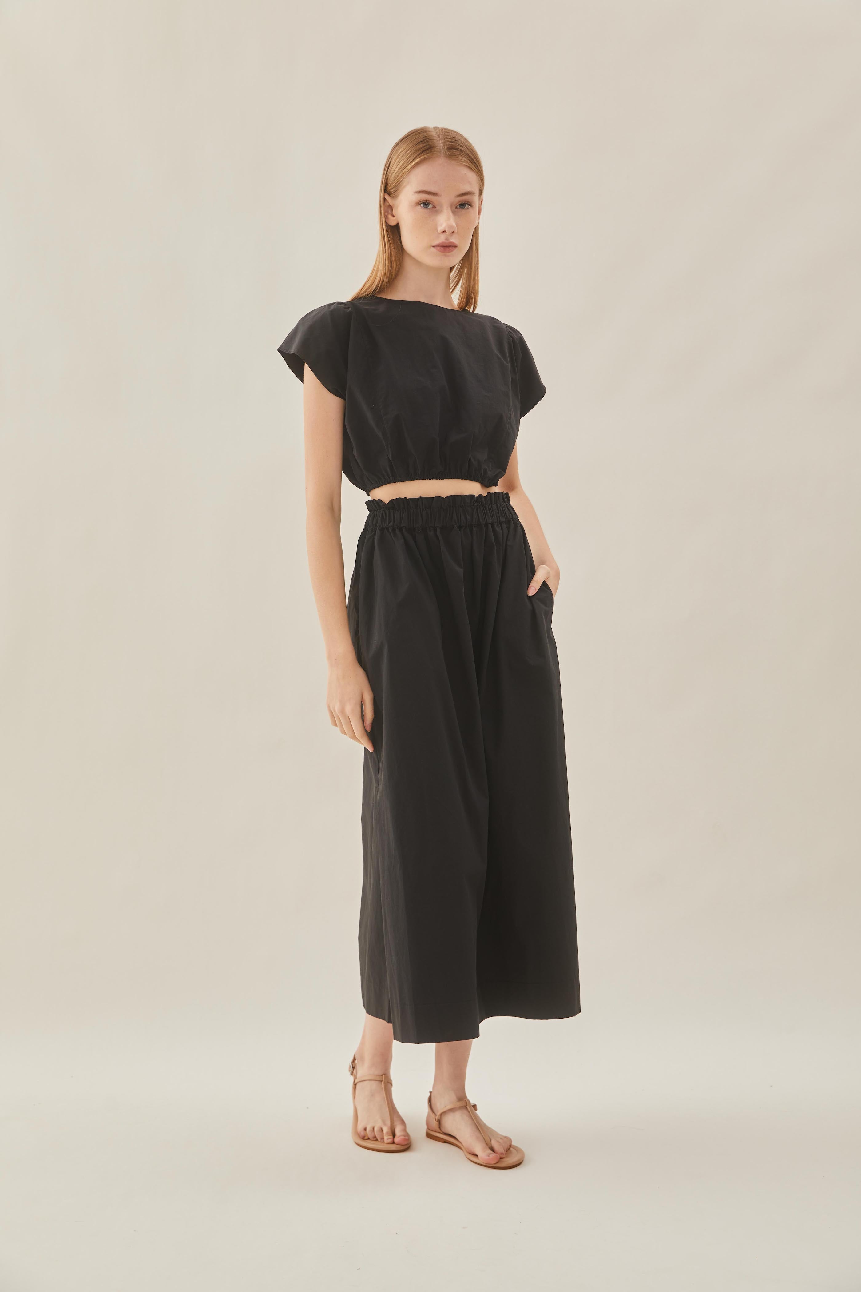 Gathered Waistband Skirt in Black