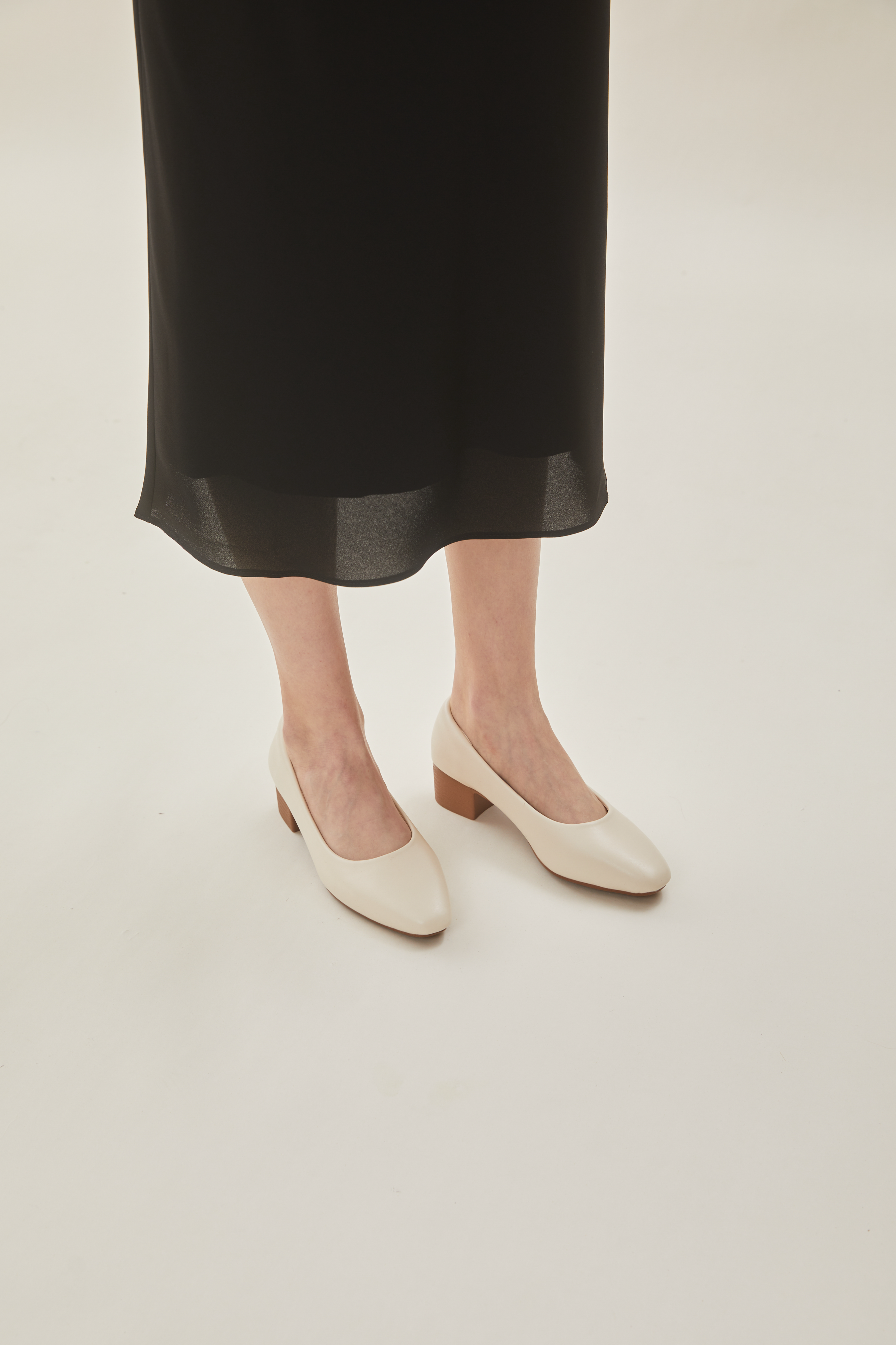 Rea Square Toe Pumps in Cream