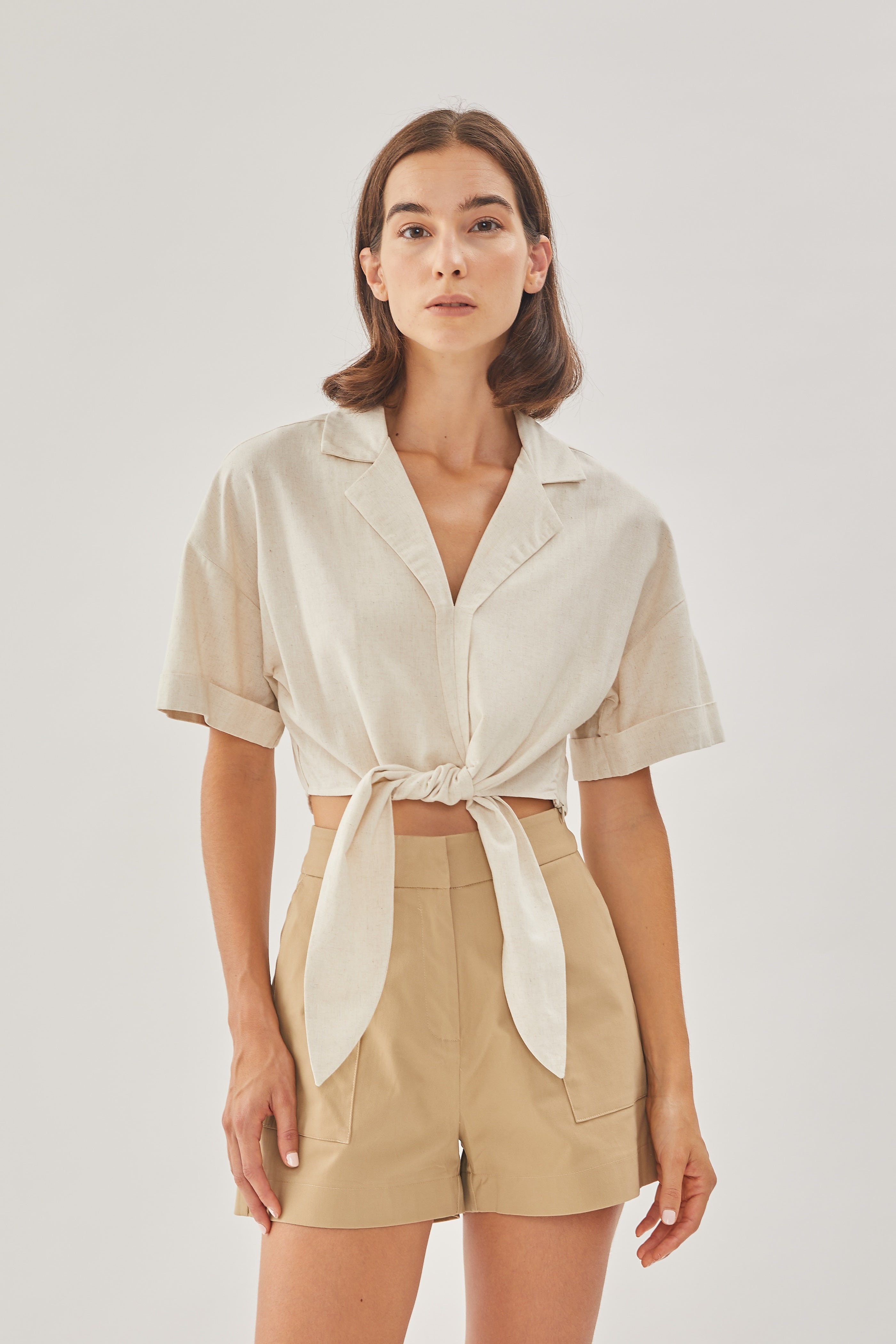 Linen Knotted Shirt in Natural