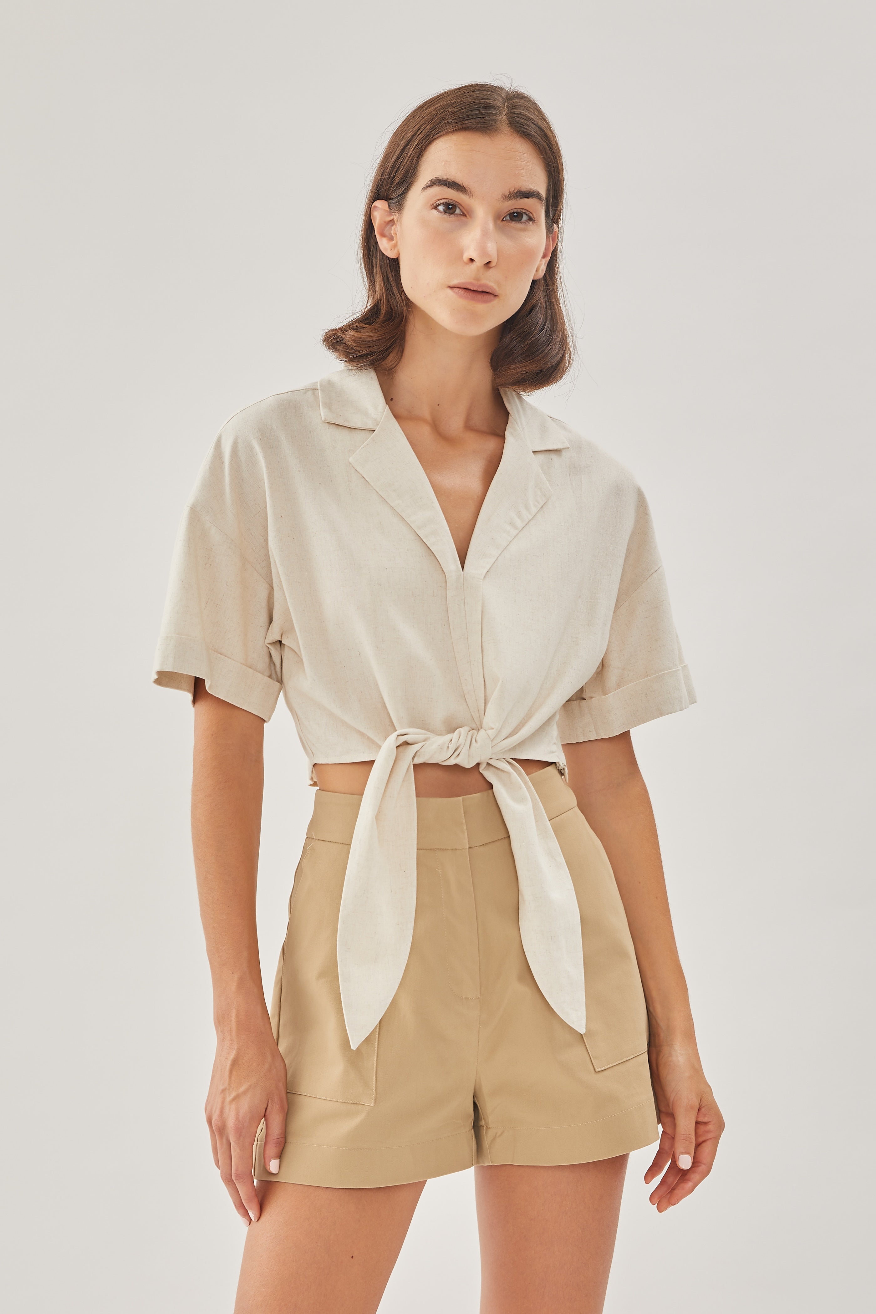 Linen Knotted Shirt in Natural