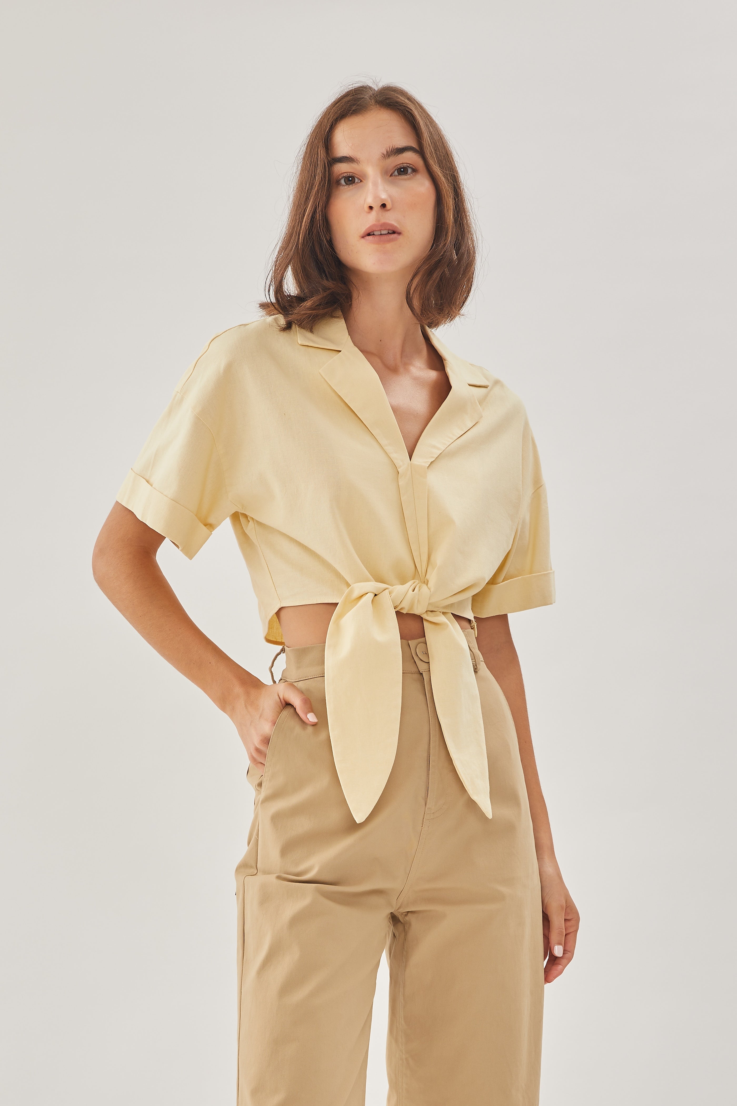 Linen Knotted Shirt in Soft Yellow