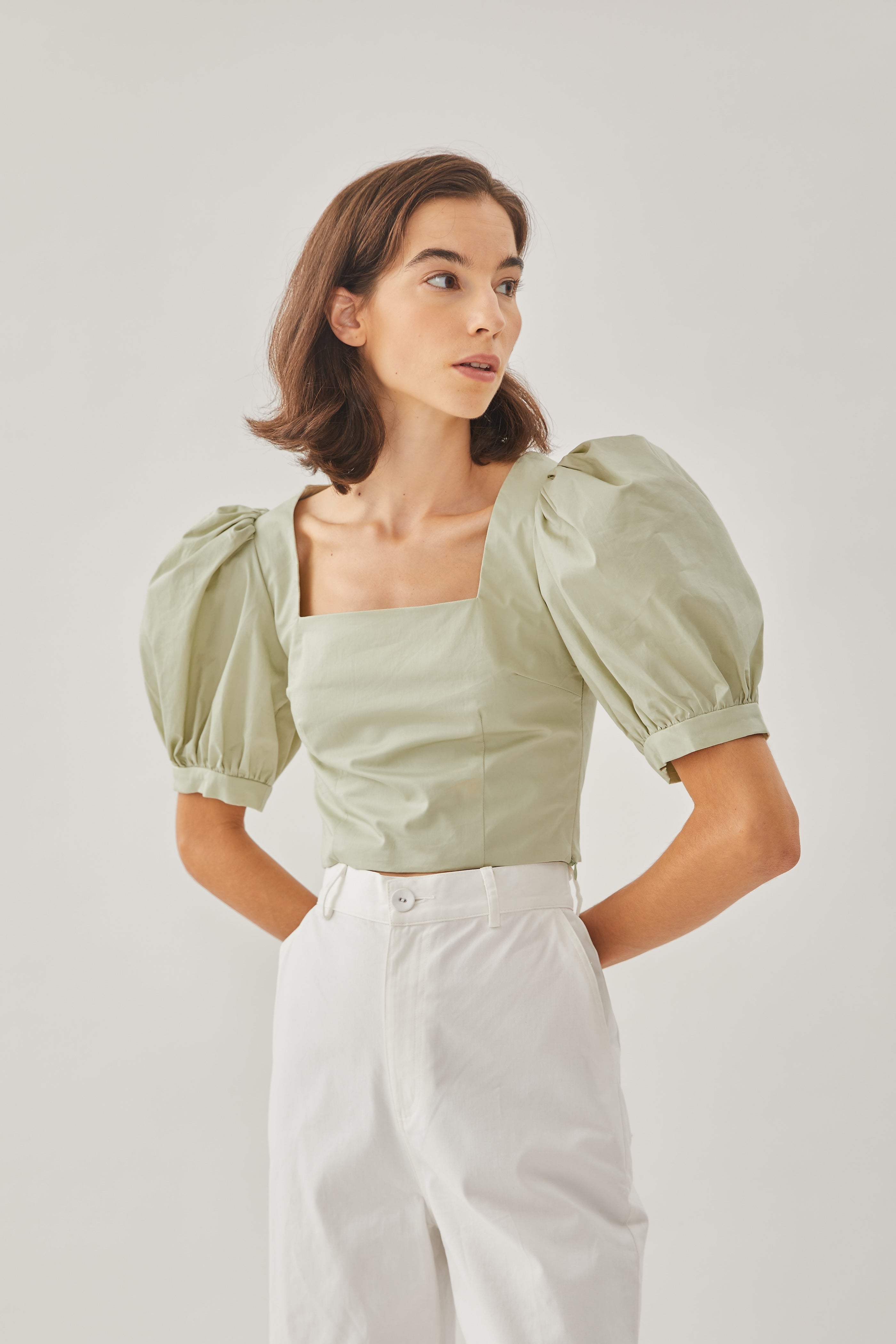 Cotton Cropped Puffed Sleeved Top in Sea Mist