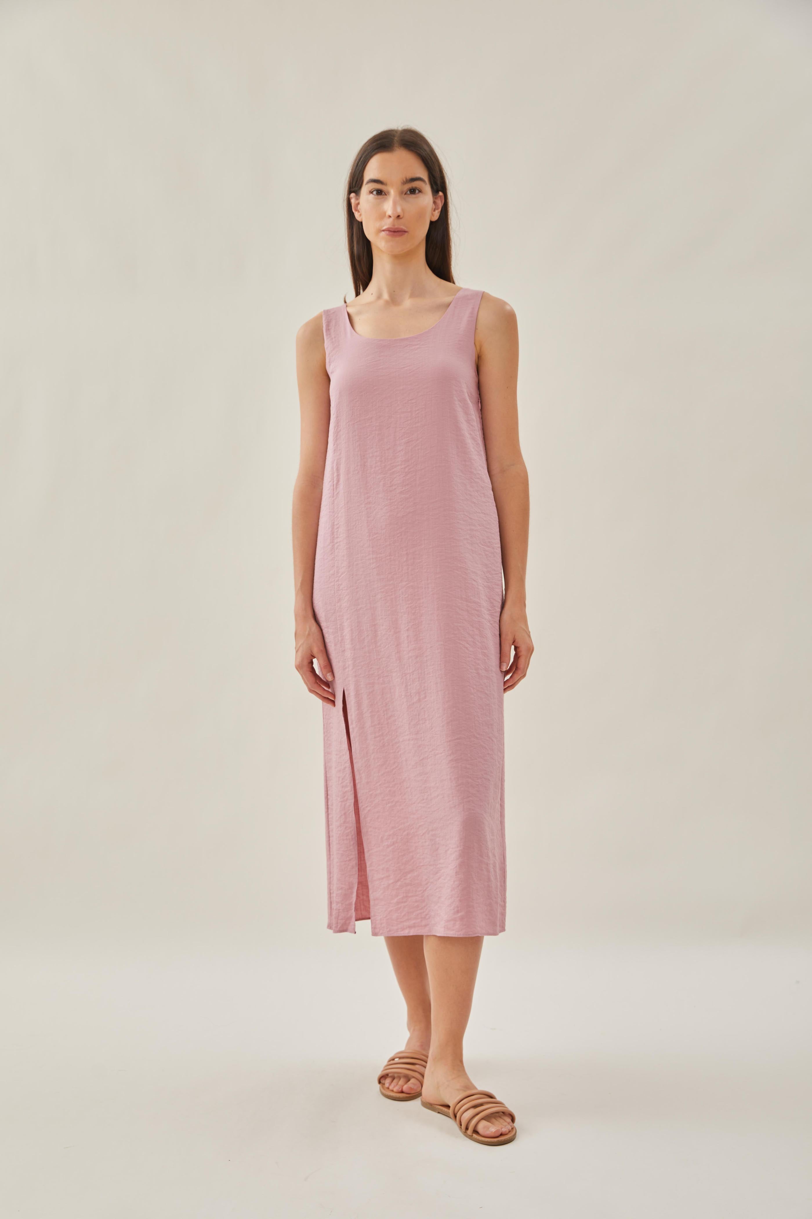 Relaxed Sleeveless Scoop Neck Dress in Pink