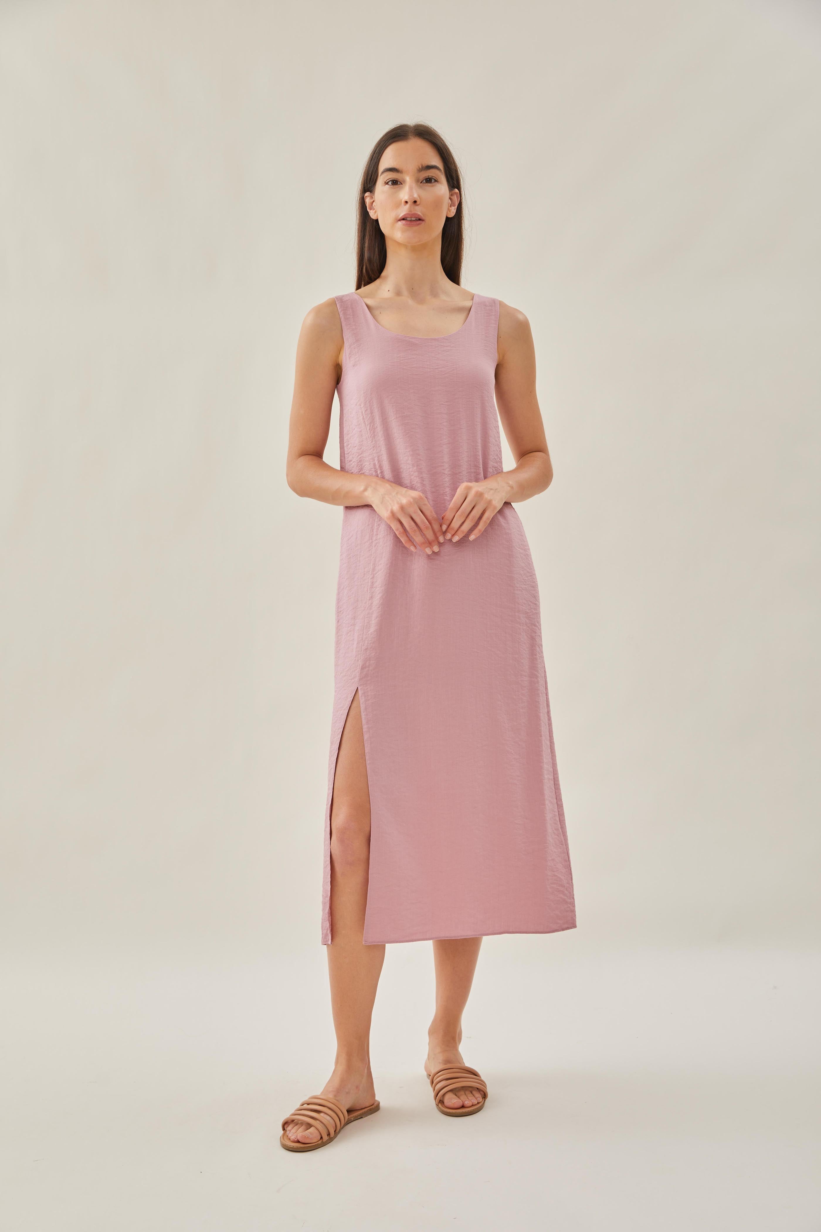 Relaxed Sleeveless Scoop Neck Dress in Pink