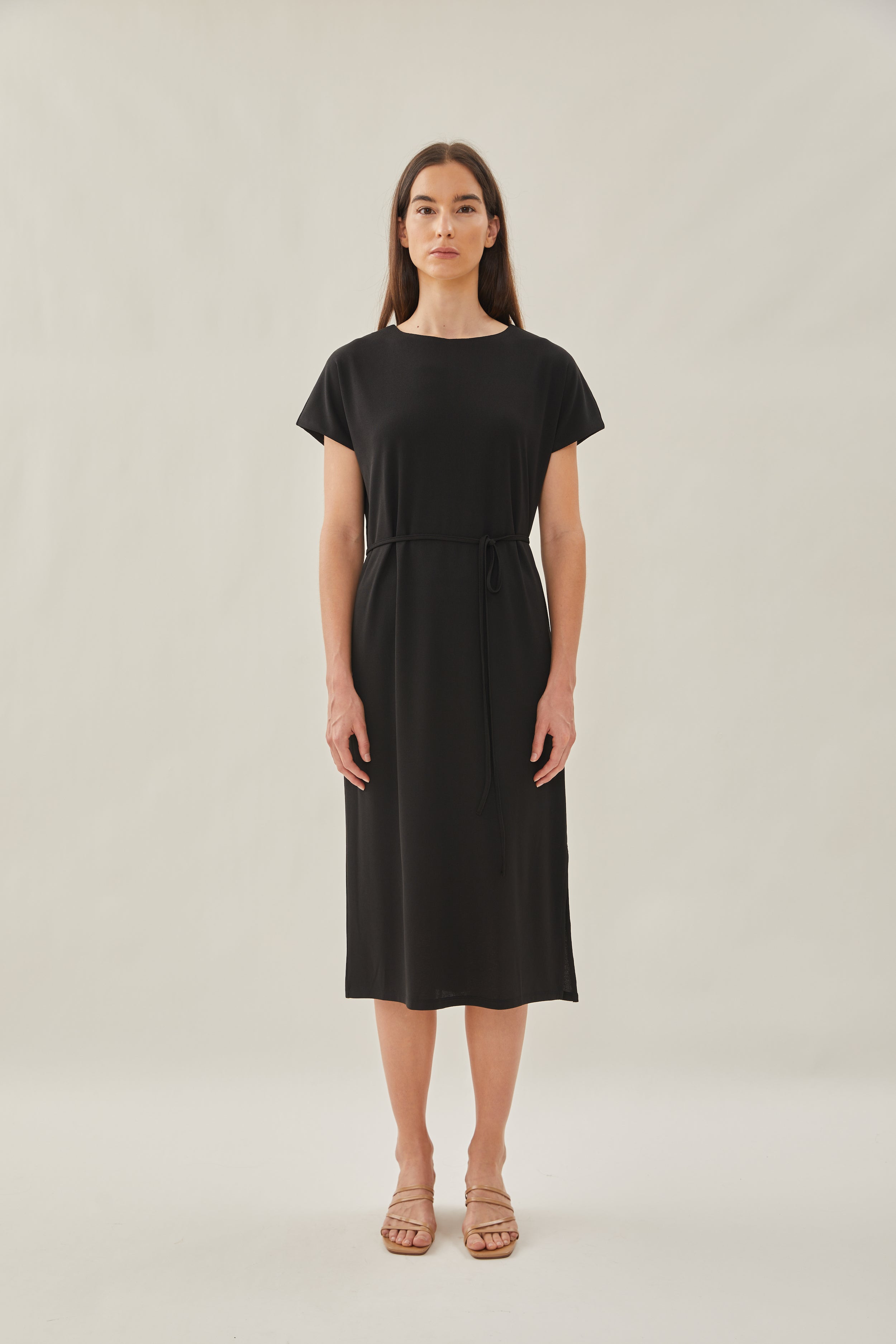 Relaxed Midi Dress in Black