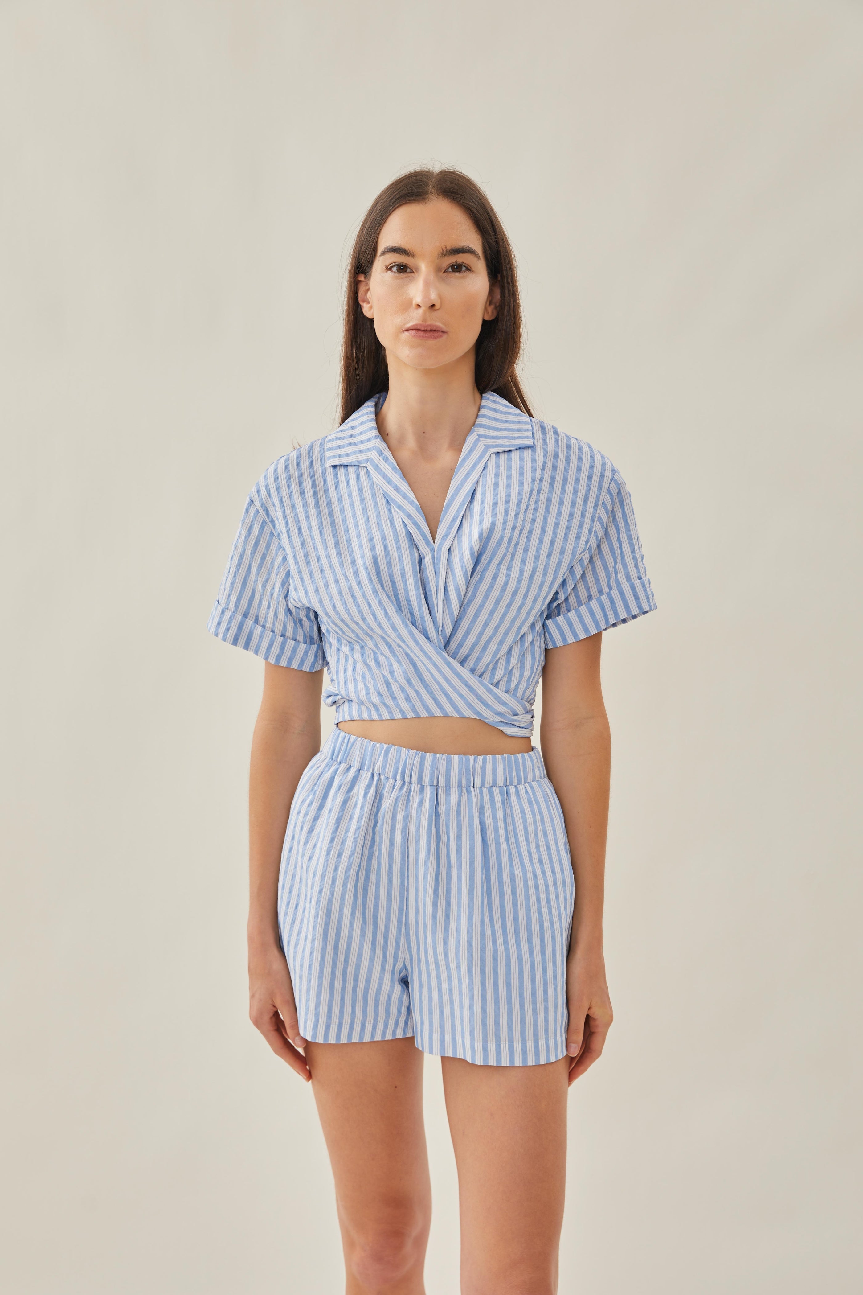 Knotted Cropped Shirt in Stripe Blue