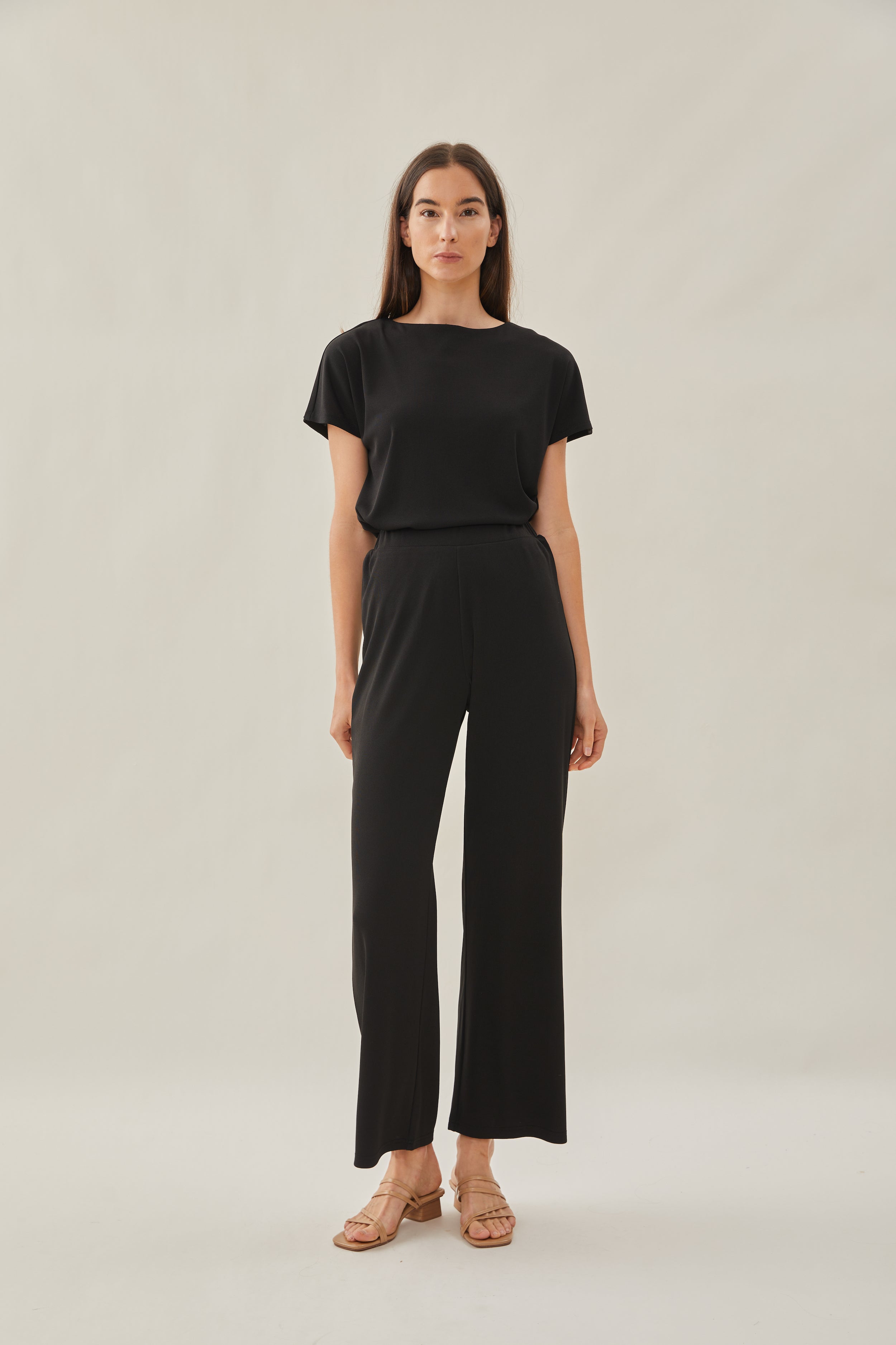 Classic Relaxed Pants in Black