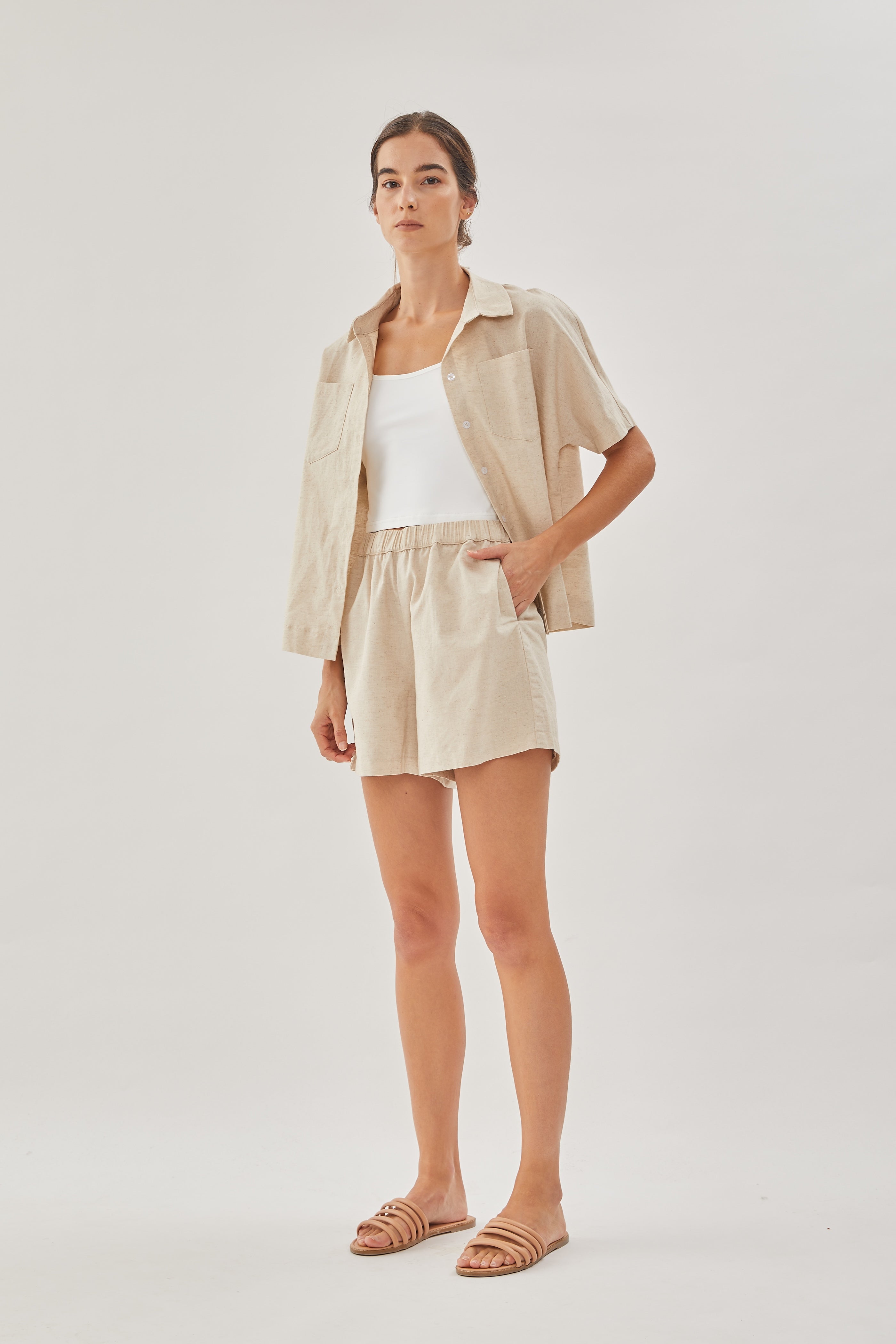 Linen Relaxed Shorts in Natural