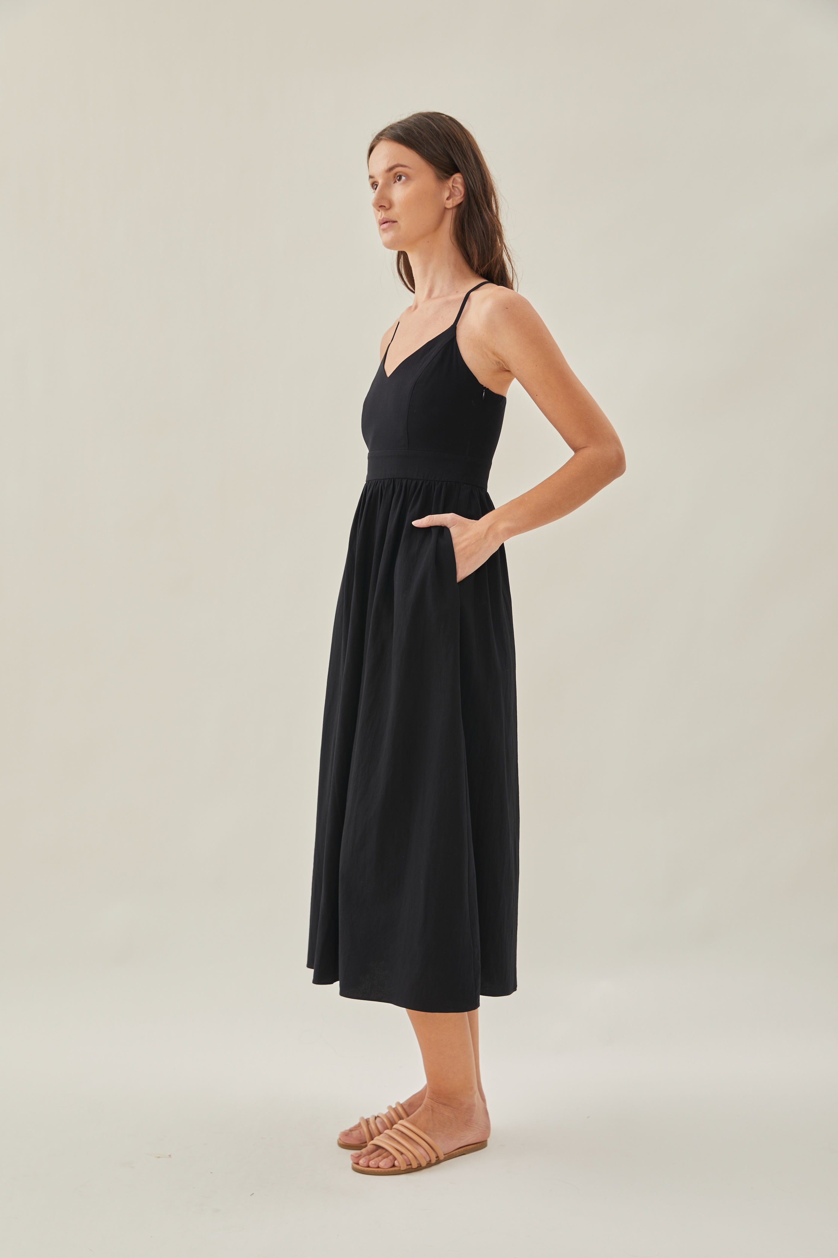 Crossback Cotton Midi Dress in Black
